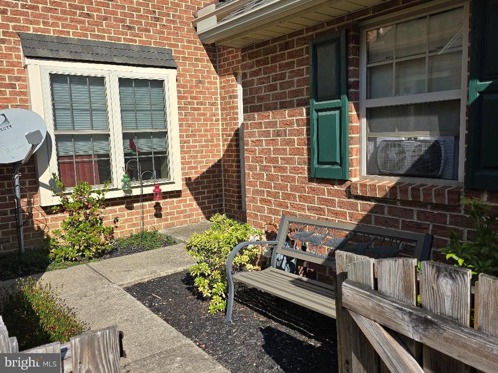 Photo of 124 Pine Bridge Lane, Lancaster, PA 17603 (MLS # PALA2055474)
