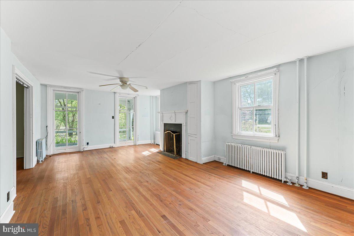 WILLOWDALE - Residential