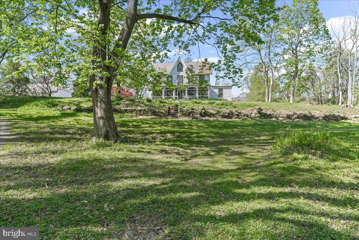 WILLOWDALE - Residential