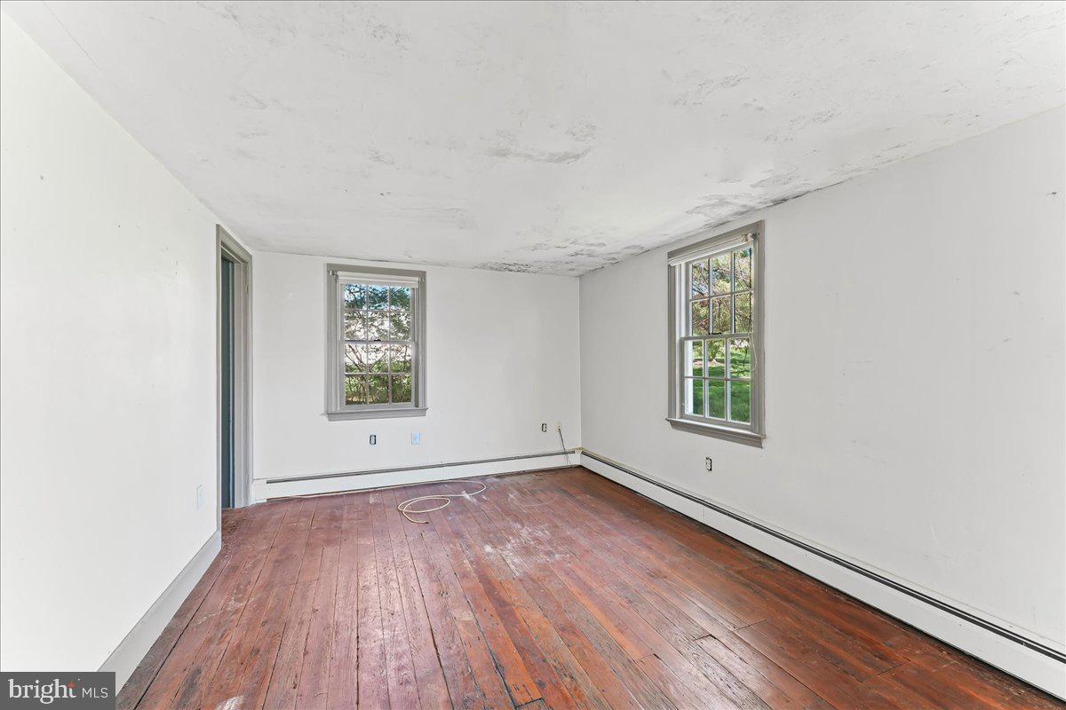 WILLOWDALE - Residential