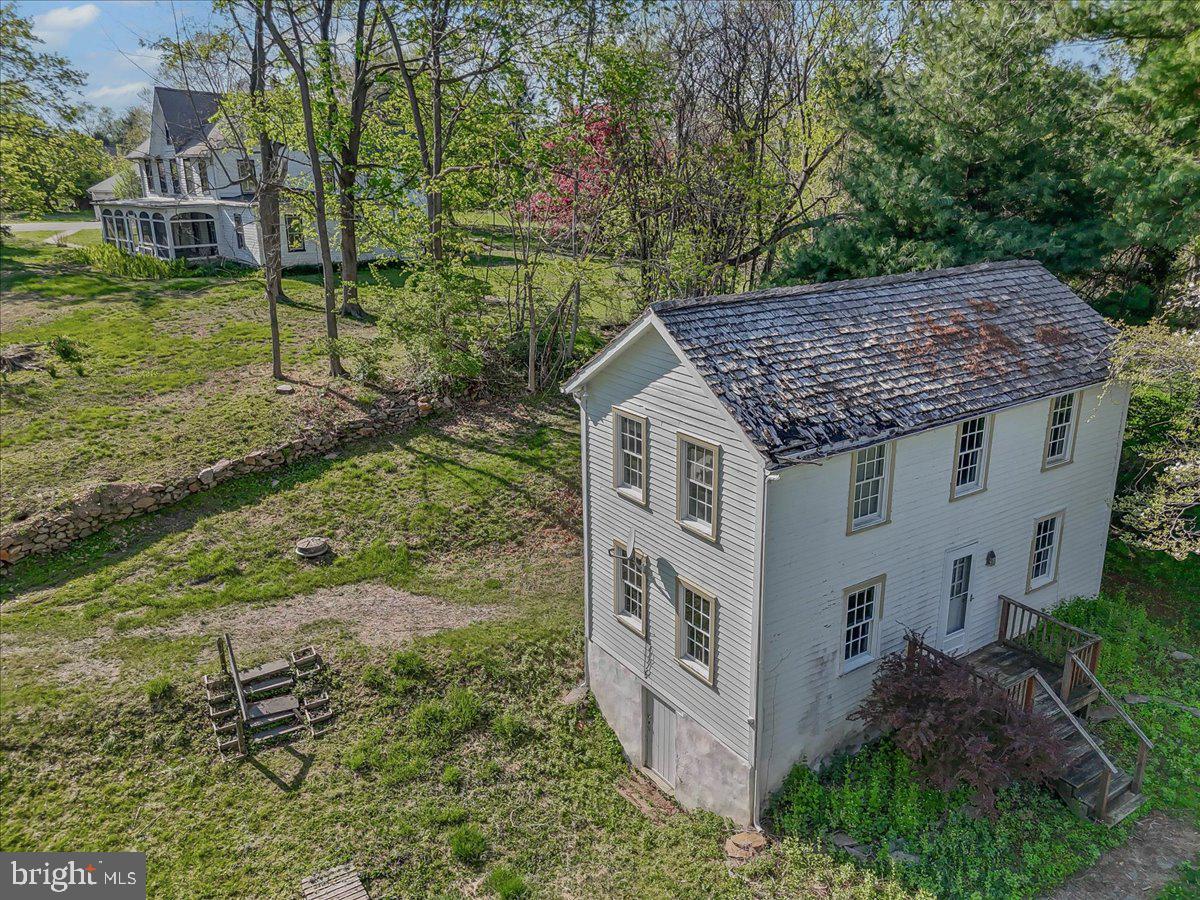 WILLOWDALE - Residential