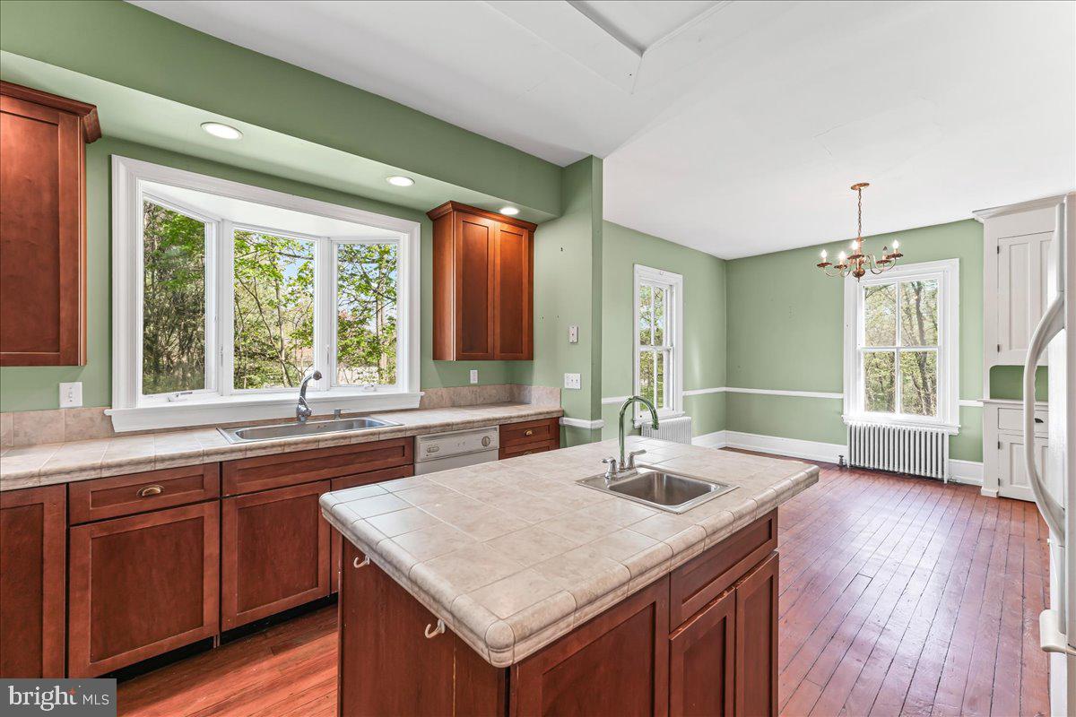 WILLOWDALE - Residential