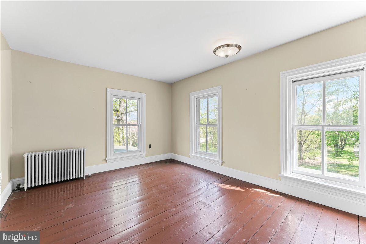 WILLOWDALE - Residential