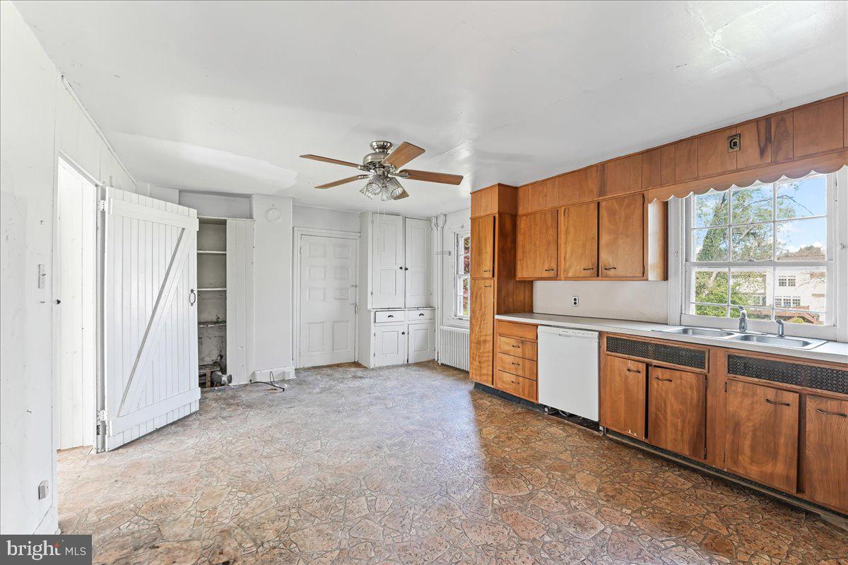 WILLOWDALE - Residential