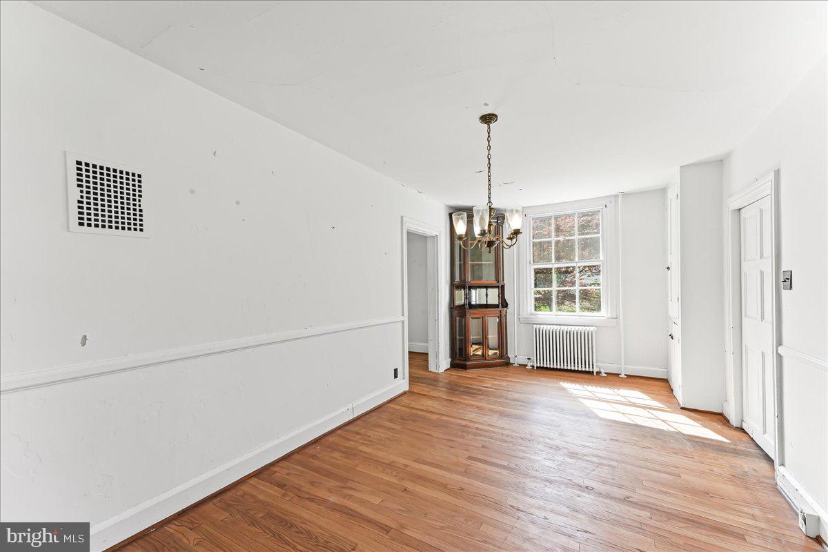 WILLOWDALE - Residential