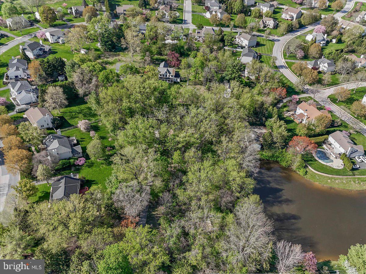 WILLOWDALE - Residential