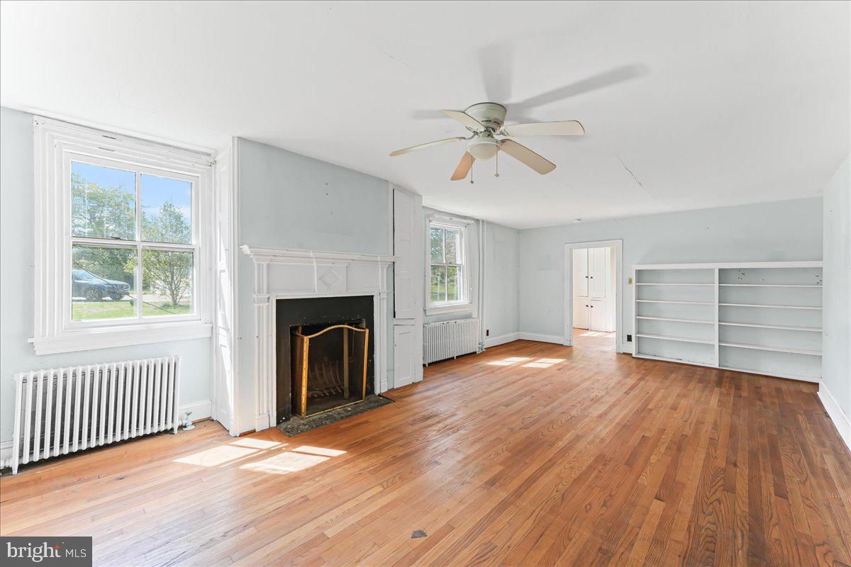 WILLOWDALE - Residential