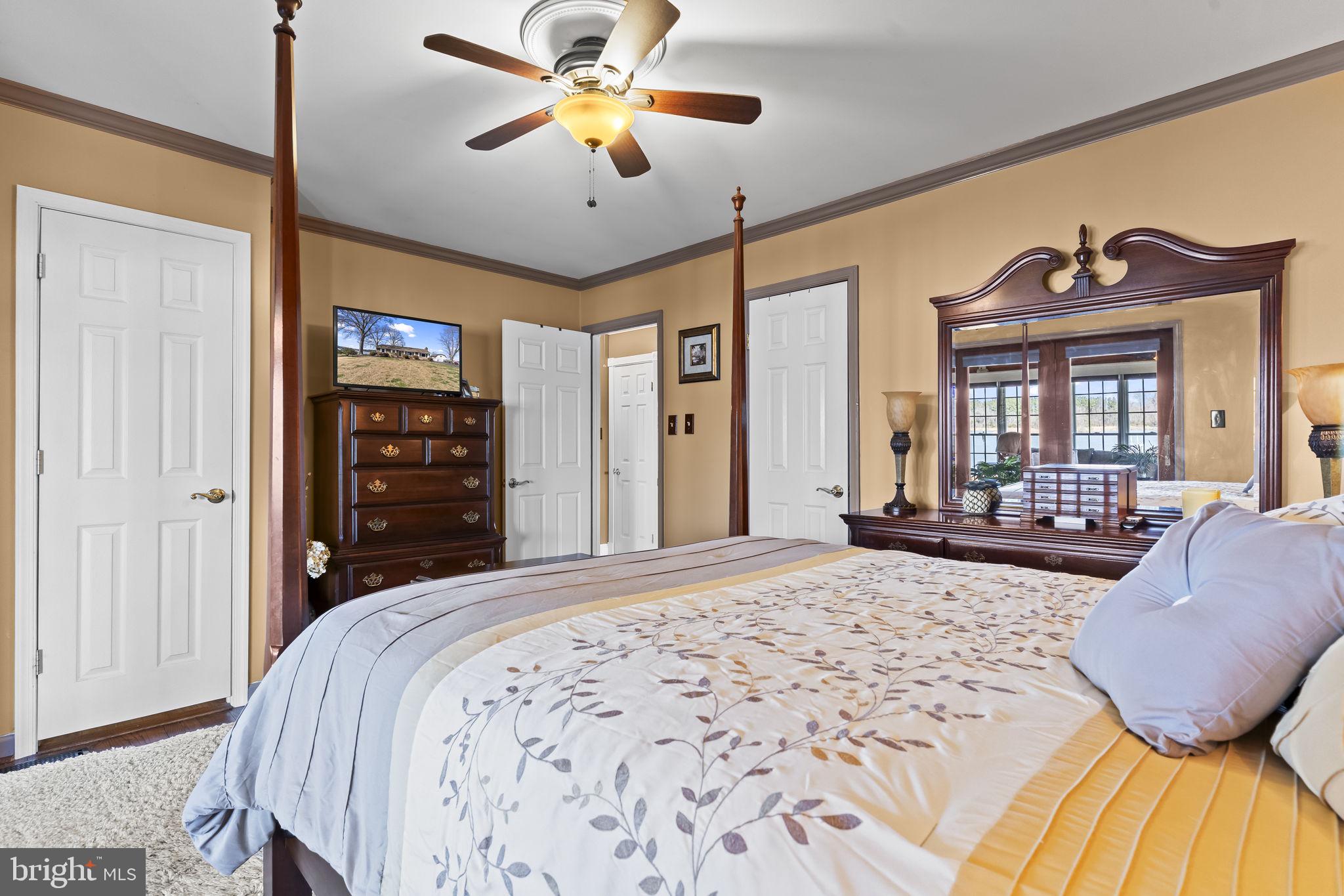 GOLDEN BEACH - Residential