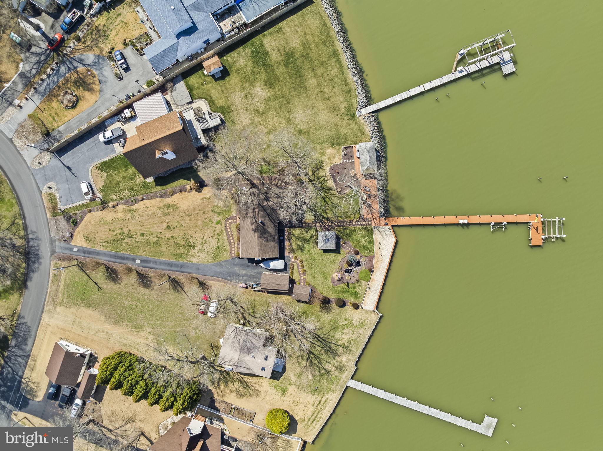 GOLDEN BEACH - Residential