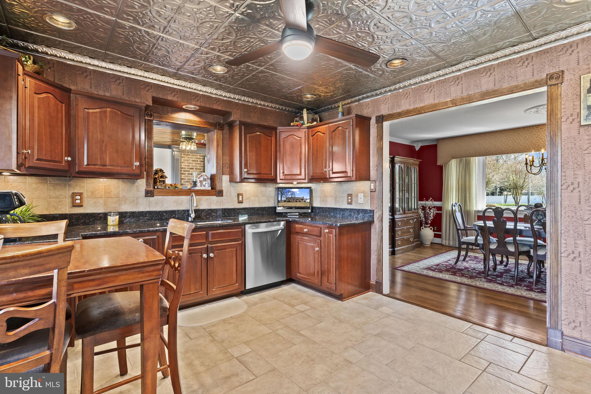 GOLDEN BEACH - Residential