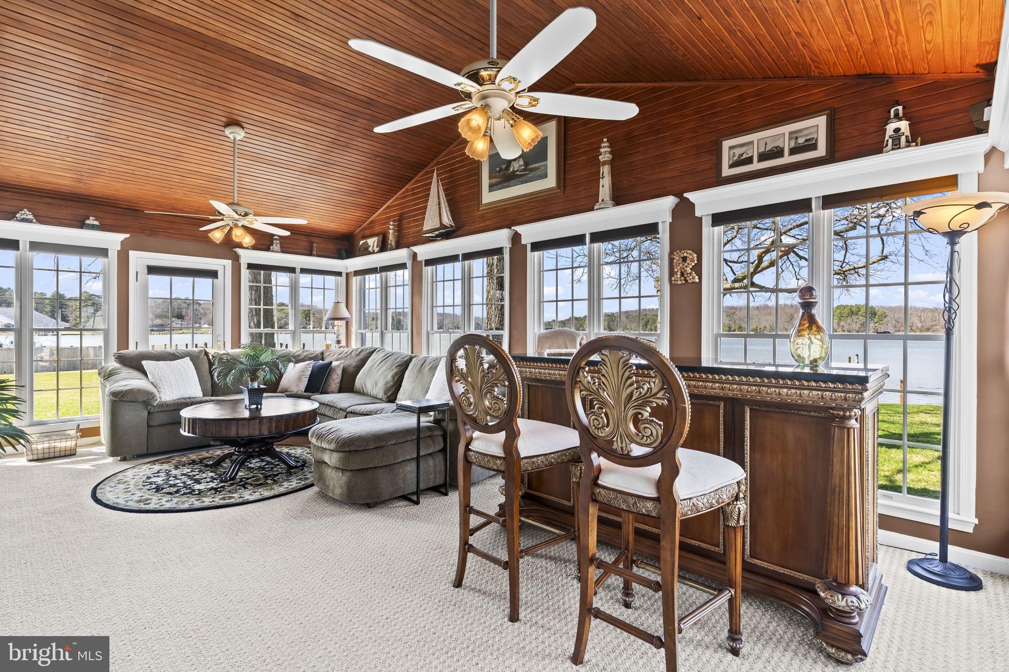 GOLDEN BEACH - Residential