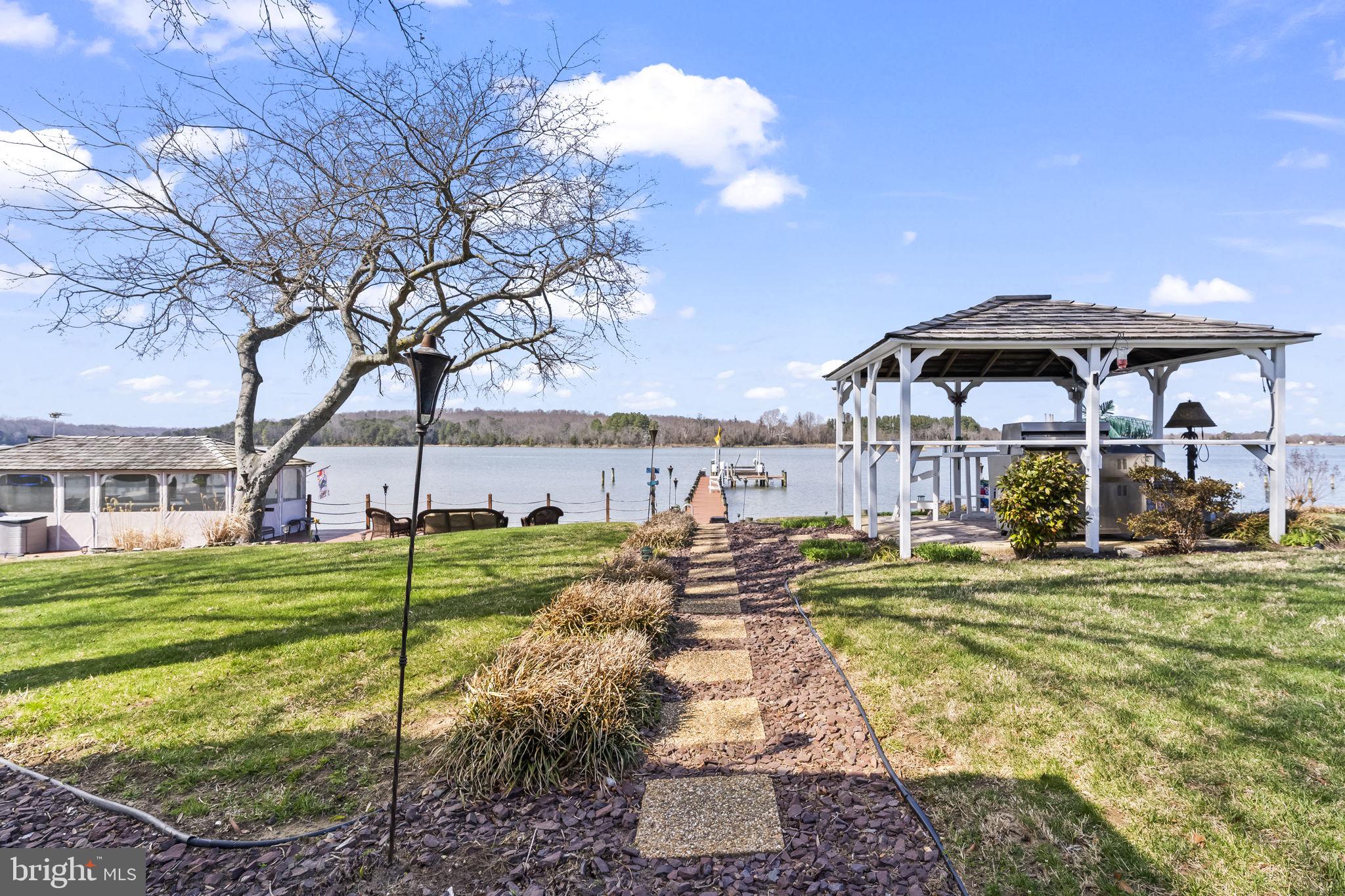 GOLDEN BEACH - Residential