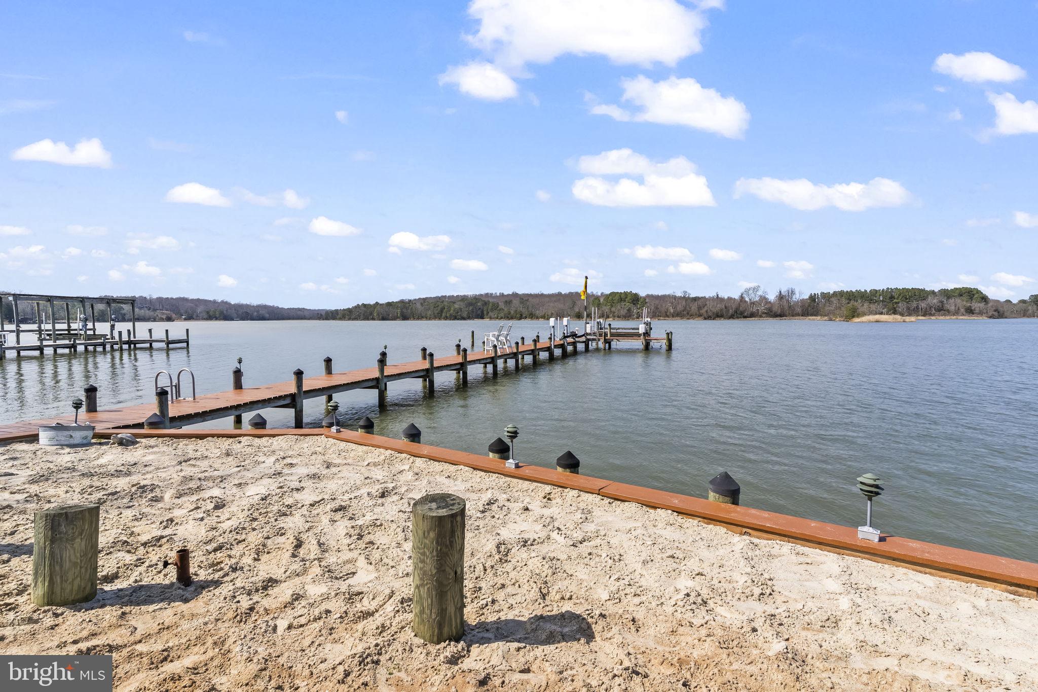 GOLDEN BEACH - Residential