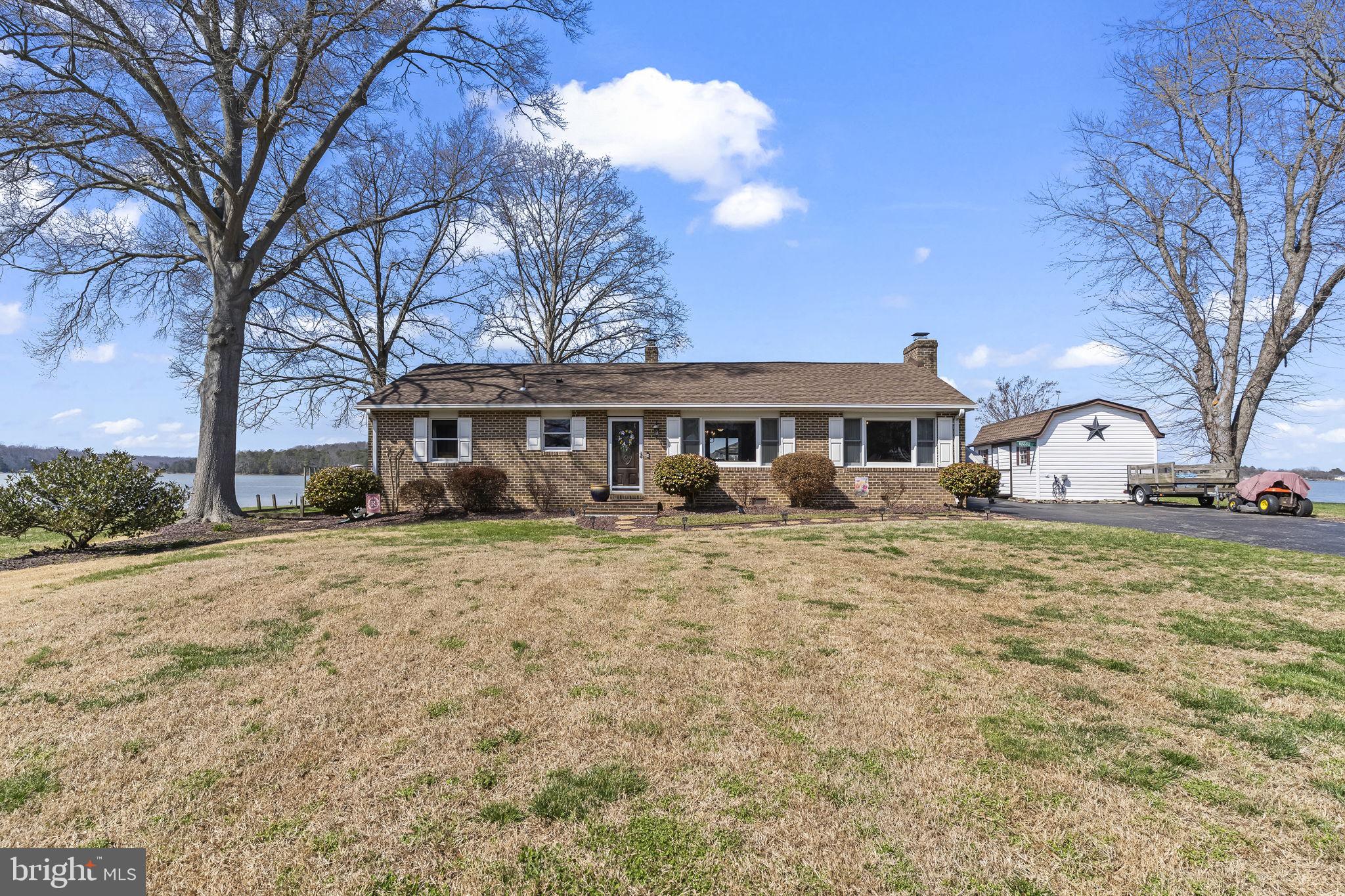 GOLDEN BEACH - Residential