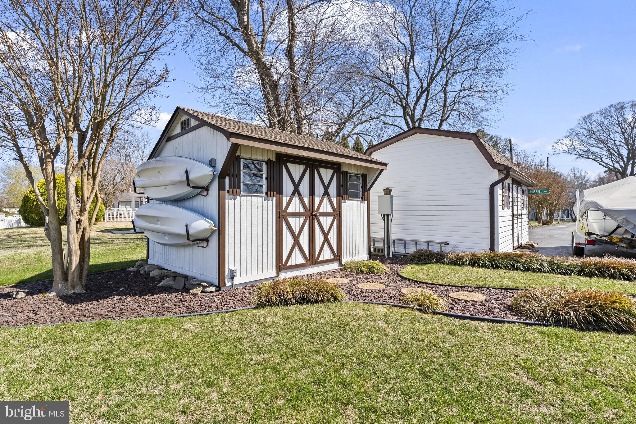 GOLDEN BEACH - Residential