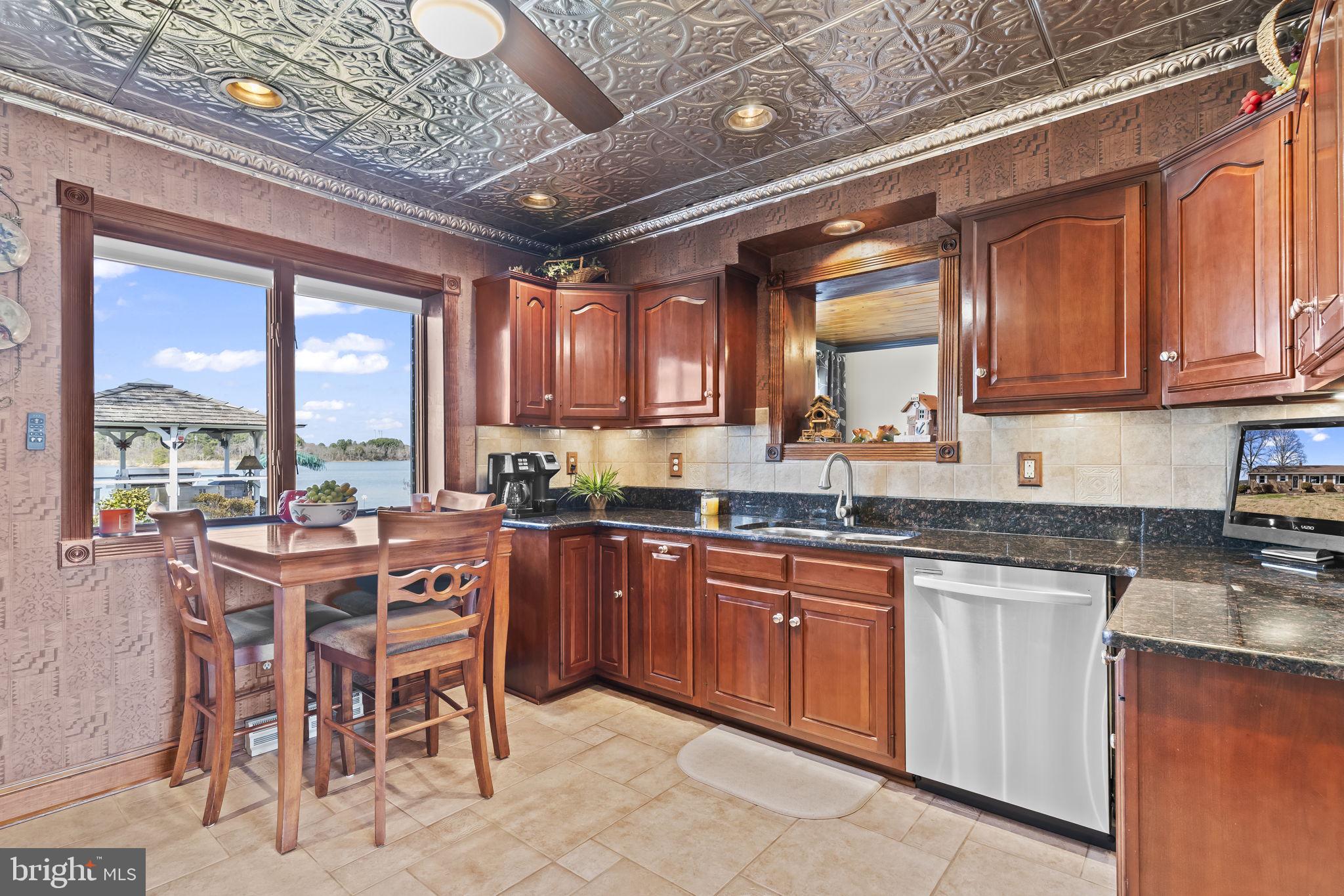 GOLDEN BEACH - Residential