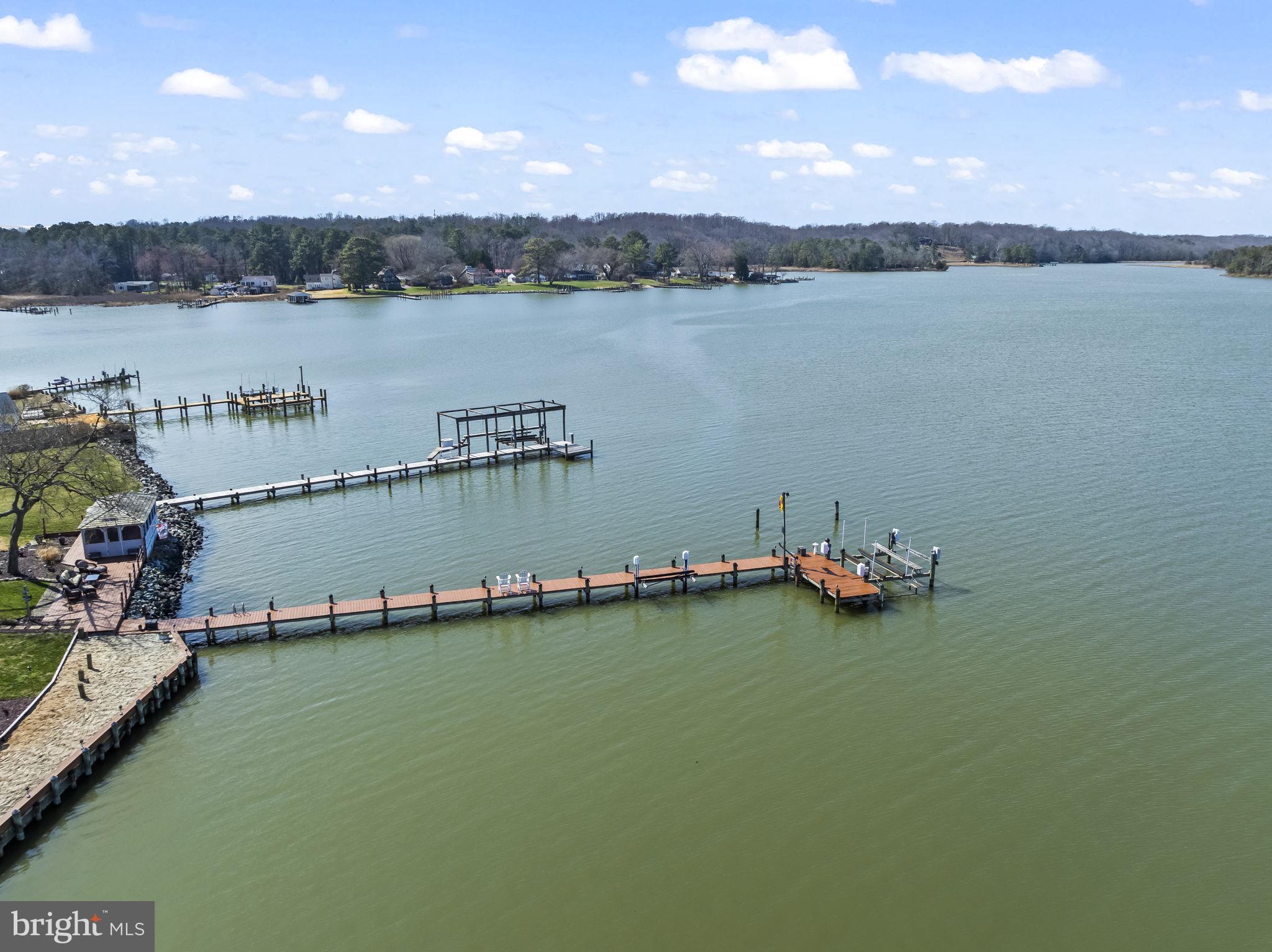 GOLDEN BEACH - Residential