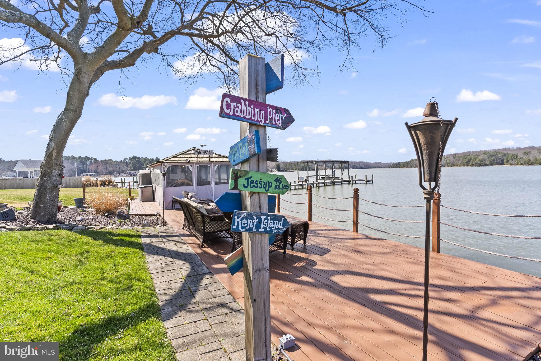 GOLDEN BEACH - Residential