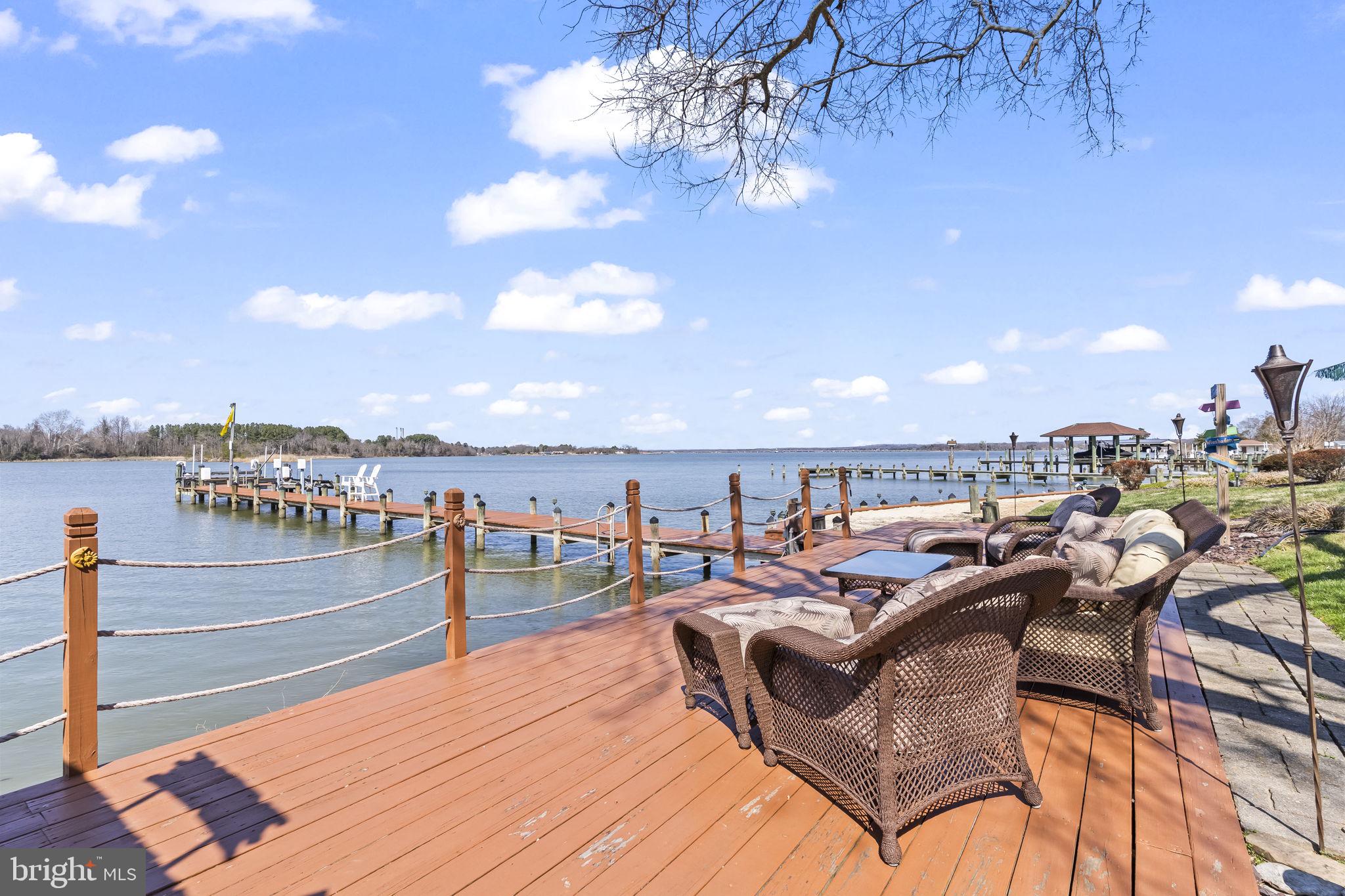 GOLDEN BEACH - Residential