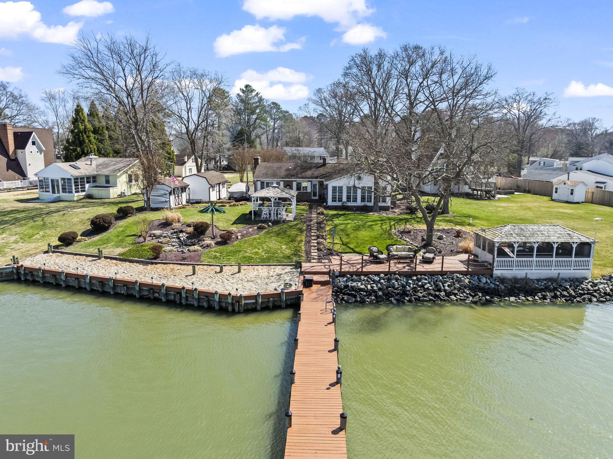 GOLDEN BEACH - Residential