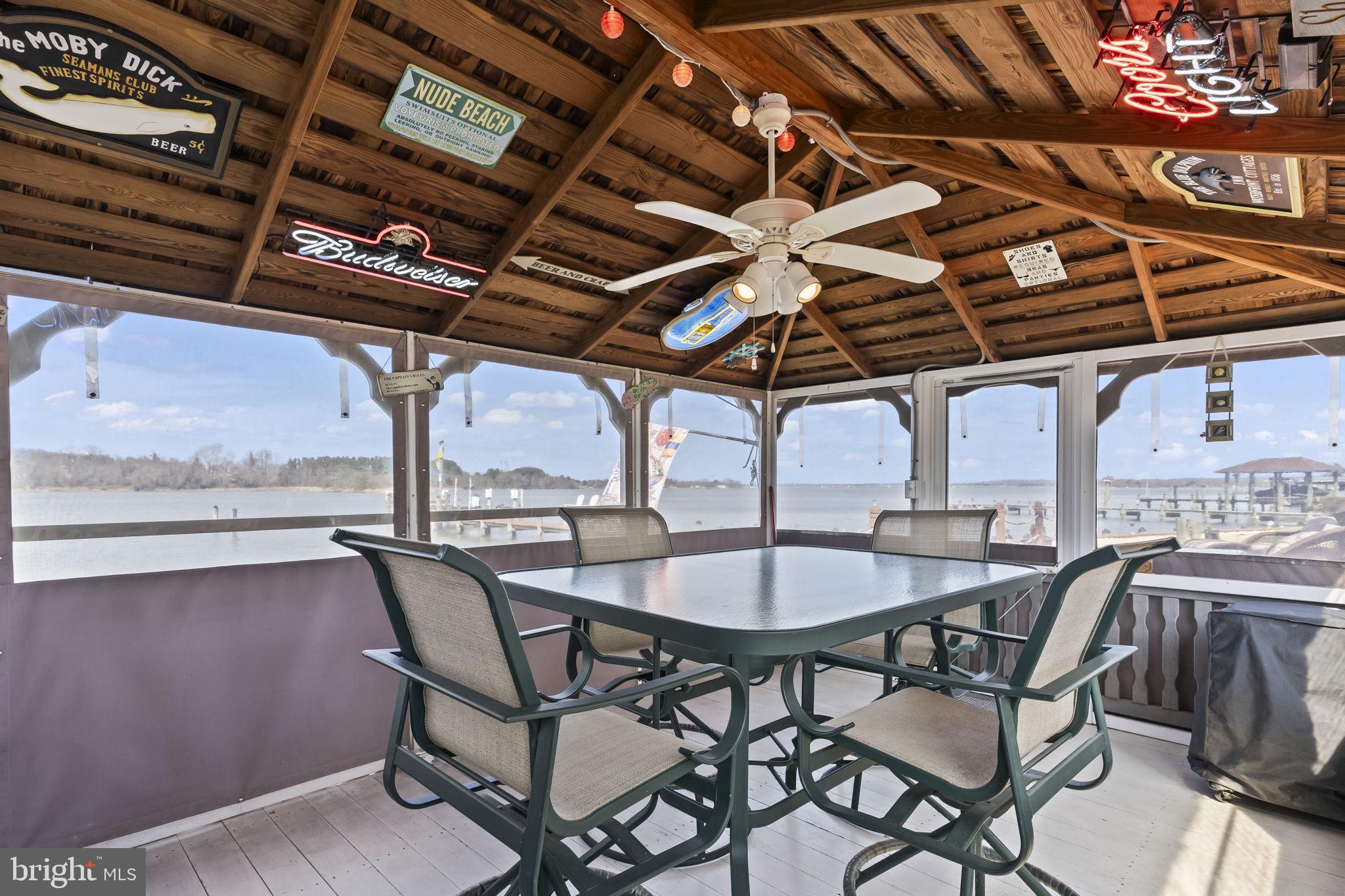 GOLDEN BEACH - Residential