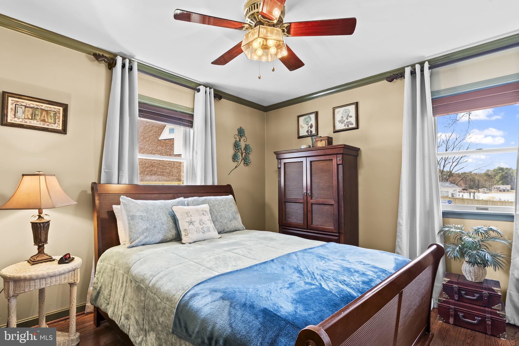 GOLDEN BEACH - Residential