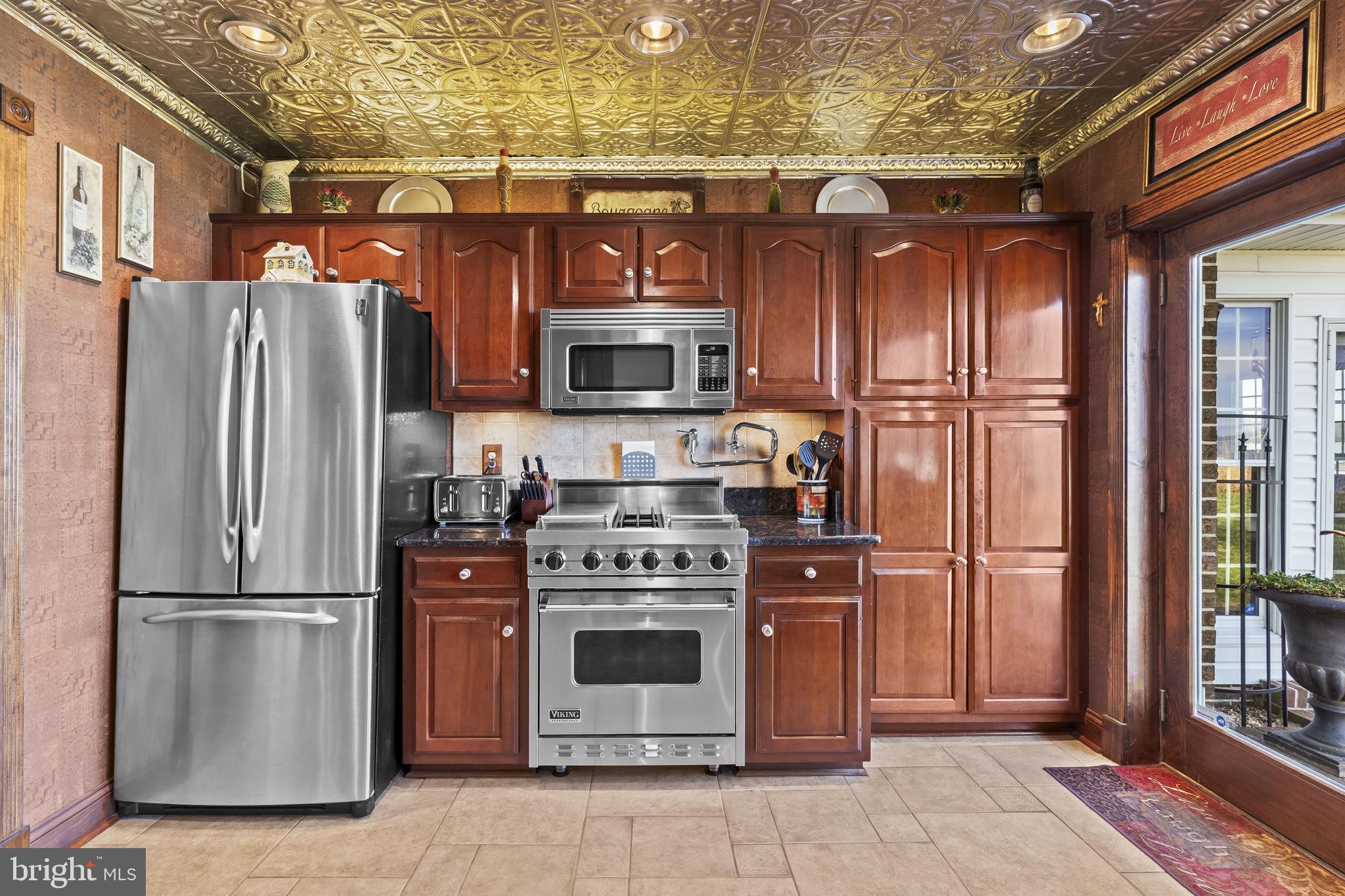 GOLDEN BEACH - Residential