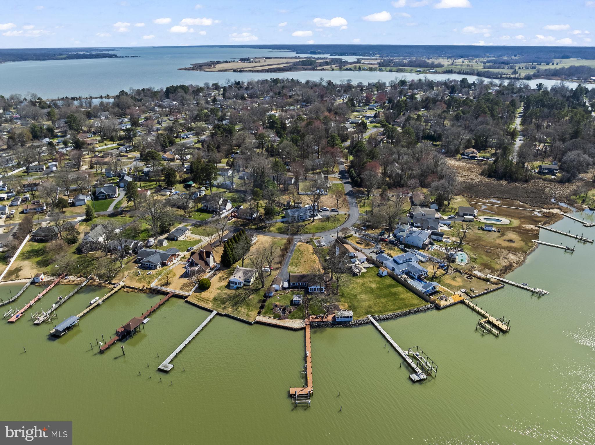 GOLDEN BEACH - Residential