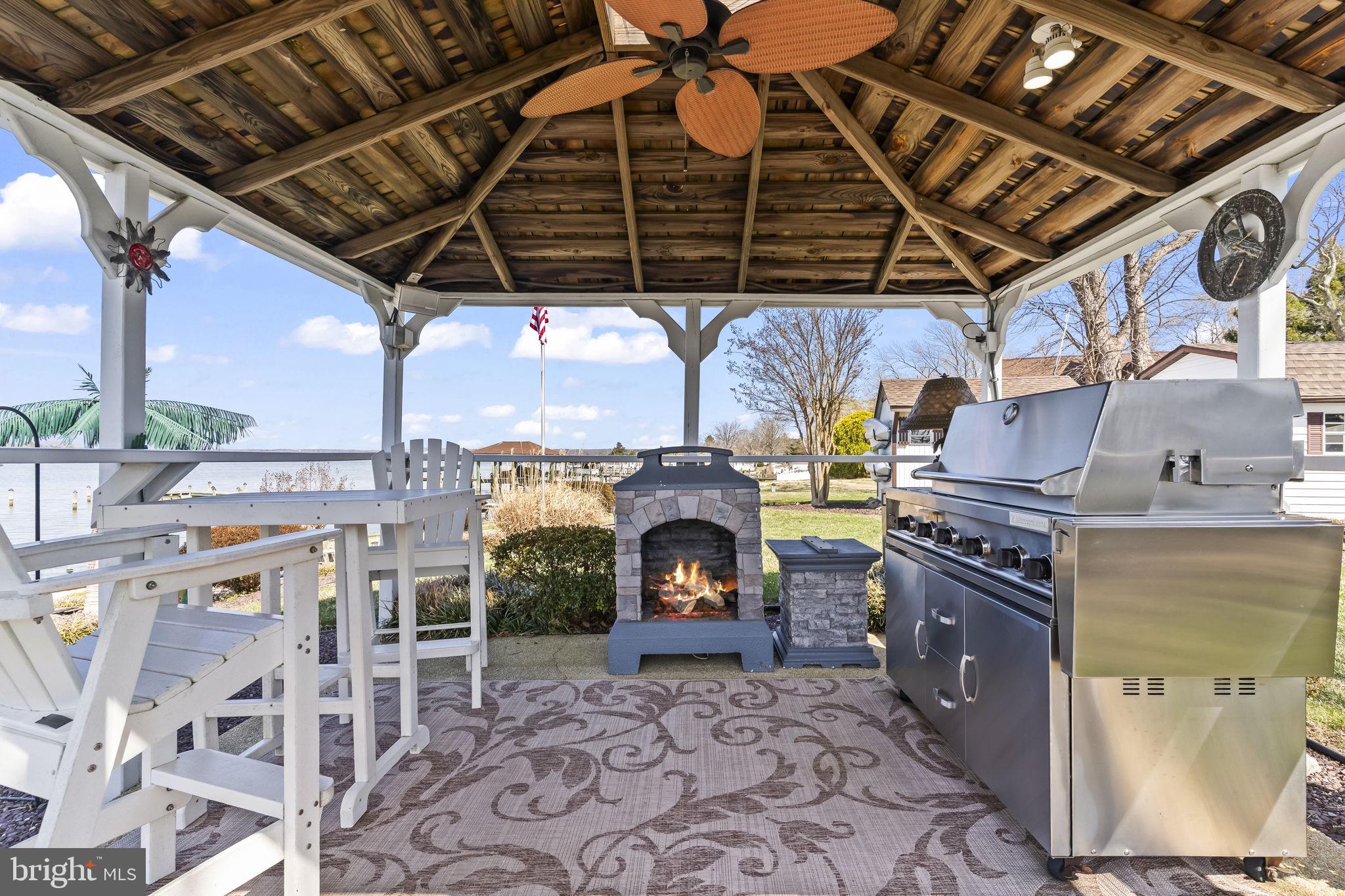 GOLDEN BEACH - Residential