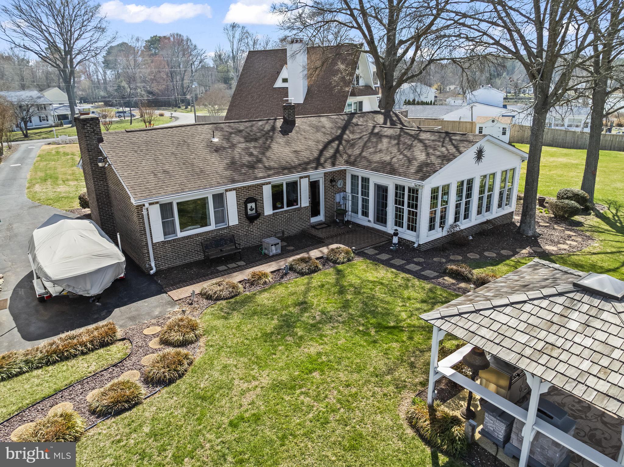 GOLDEN BEACH - Residential