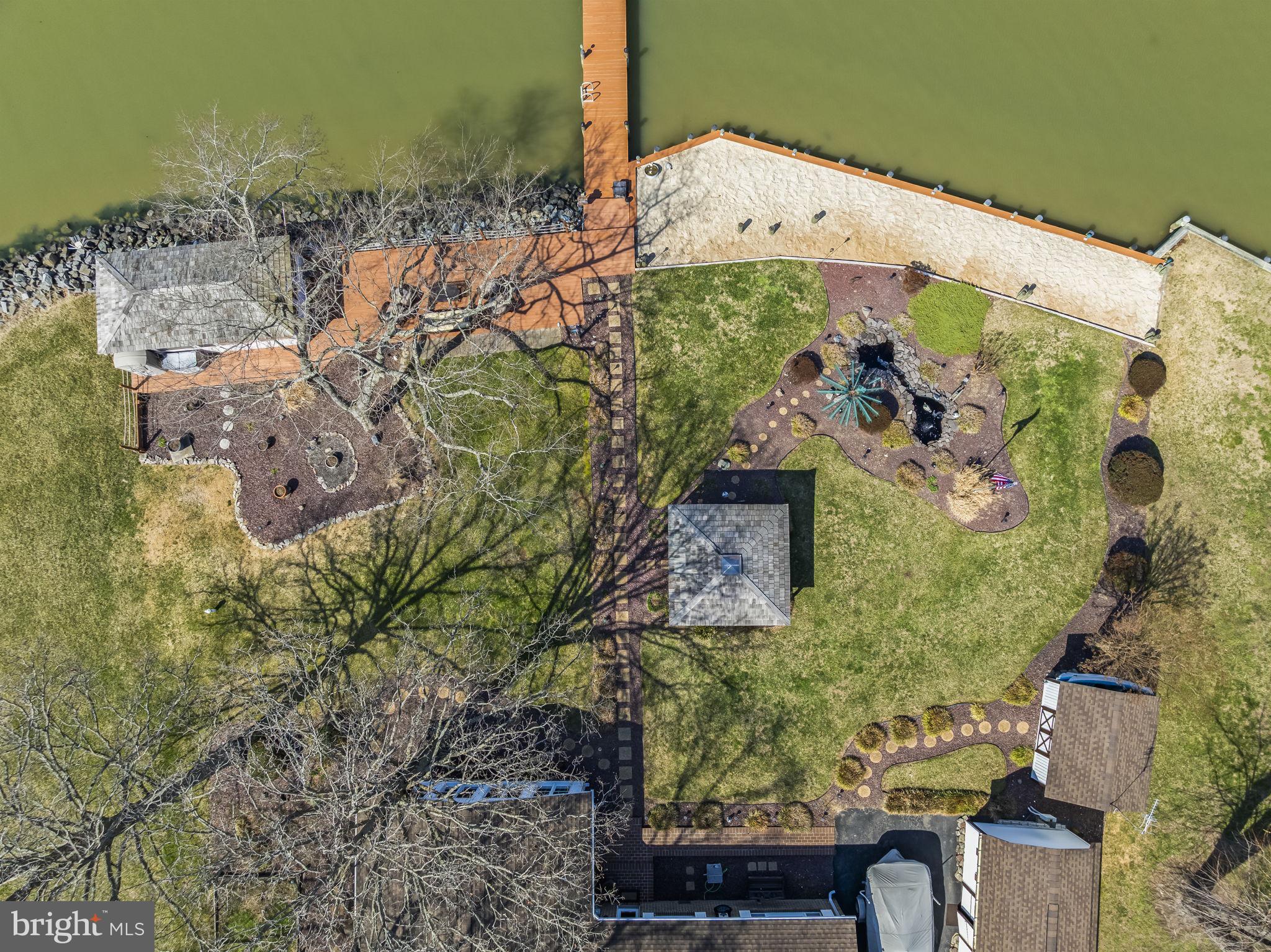 GOLDEN BEACH - Residential