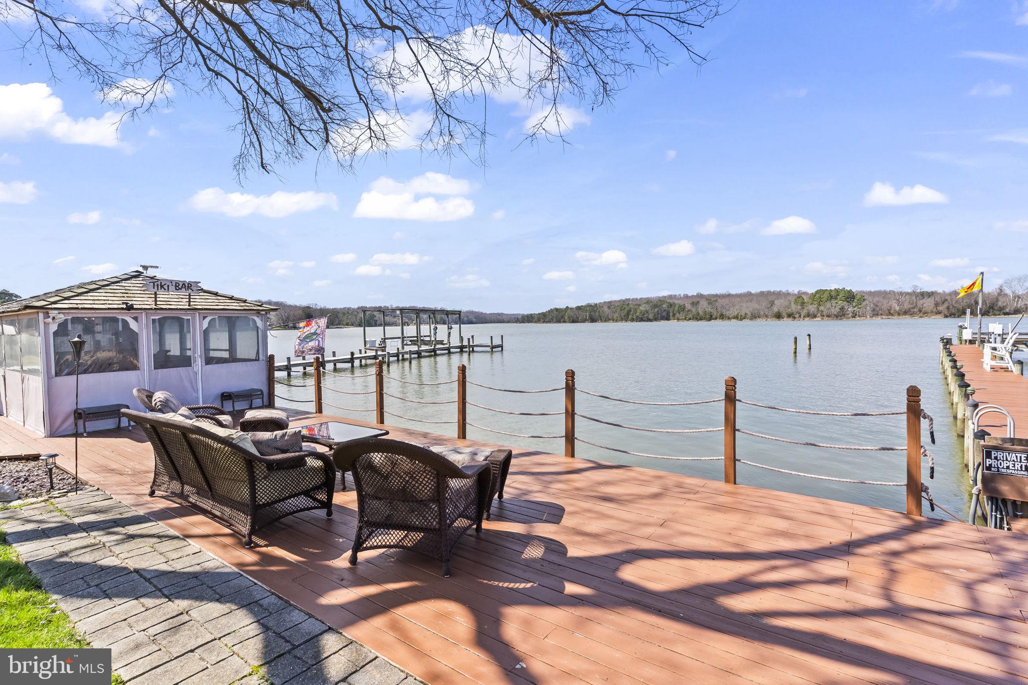 GOLDEN BEACH - Residential