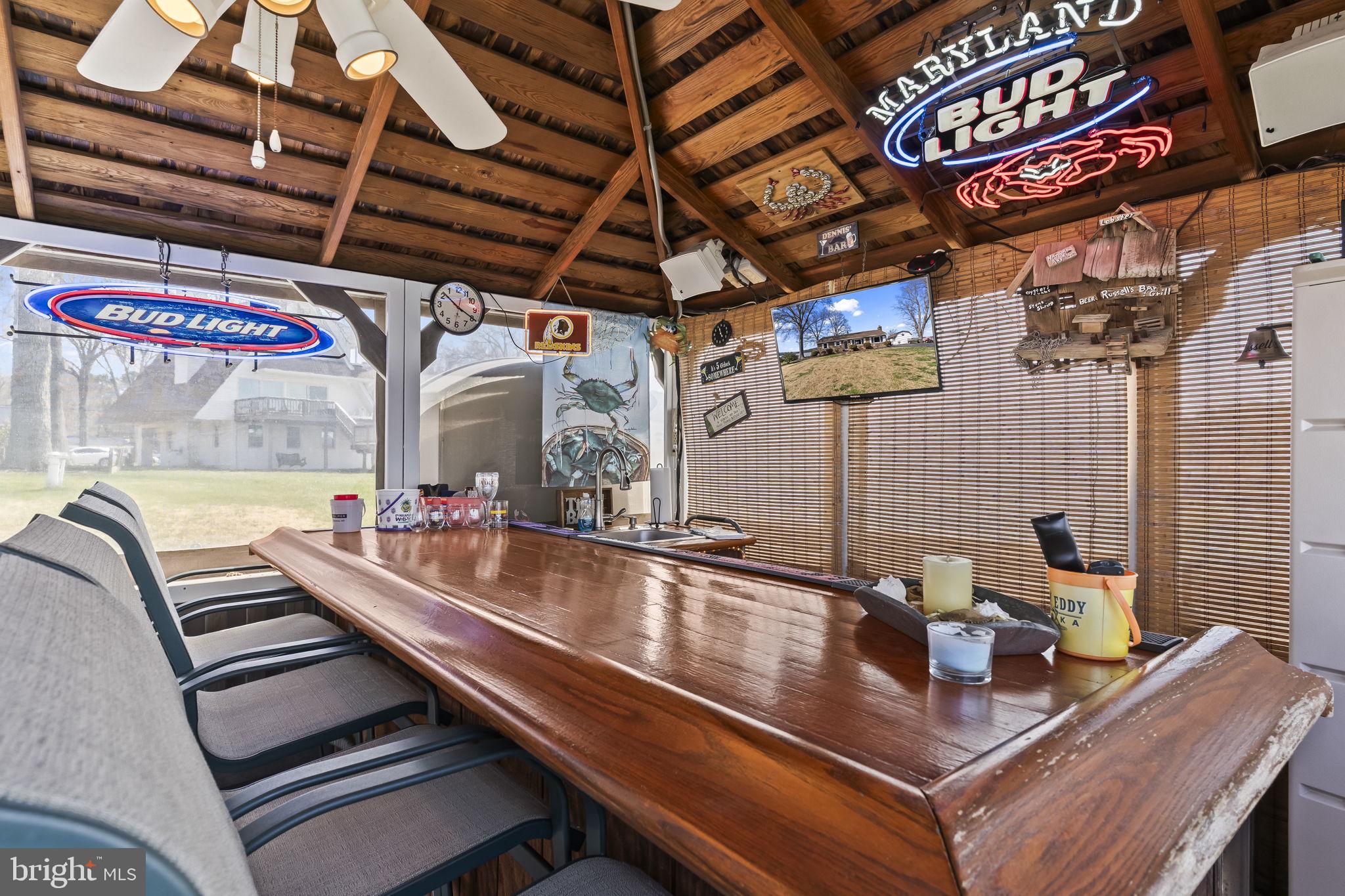 GOLDEN BEACH - Residential