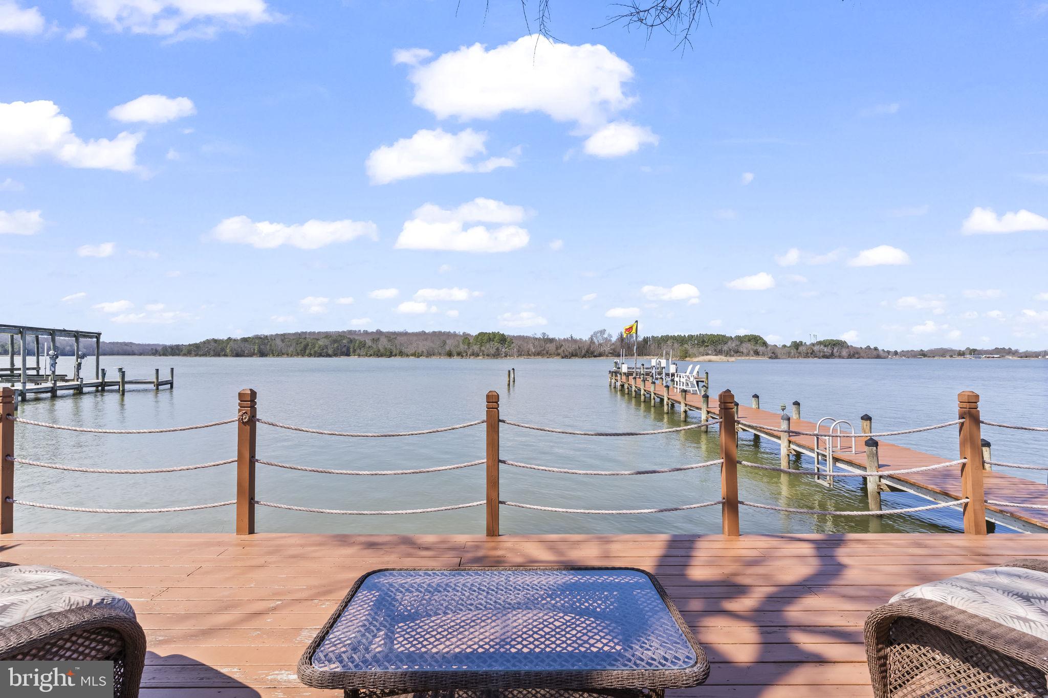 GOLDEN BEACH - Residential