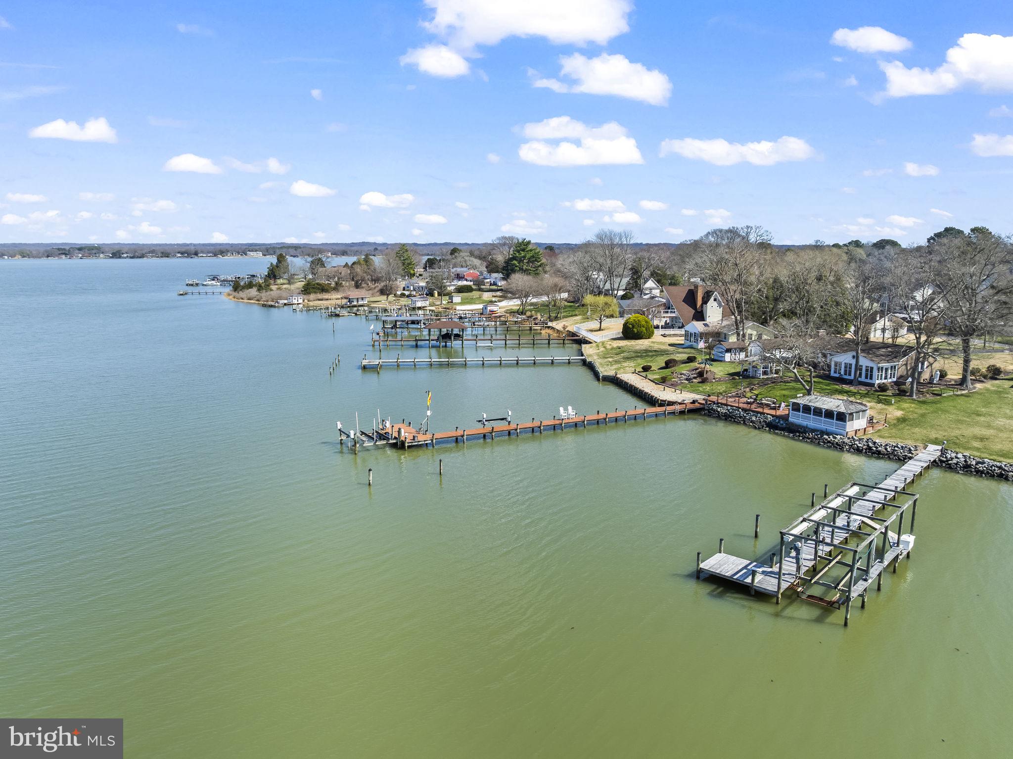 GOLDEN BEACH - Residential