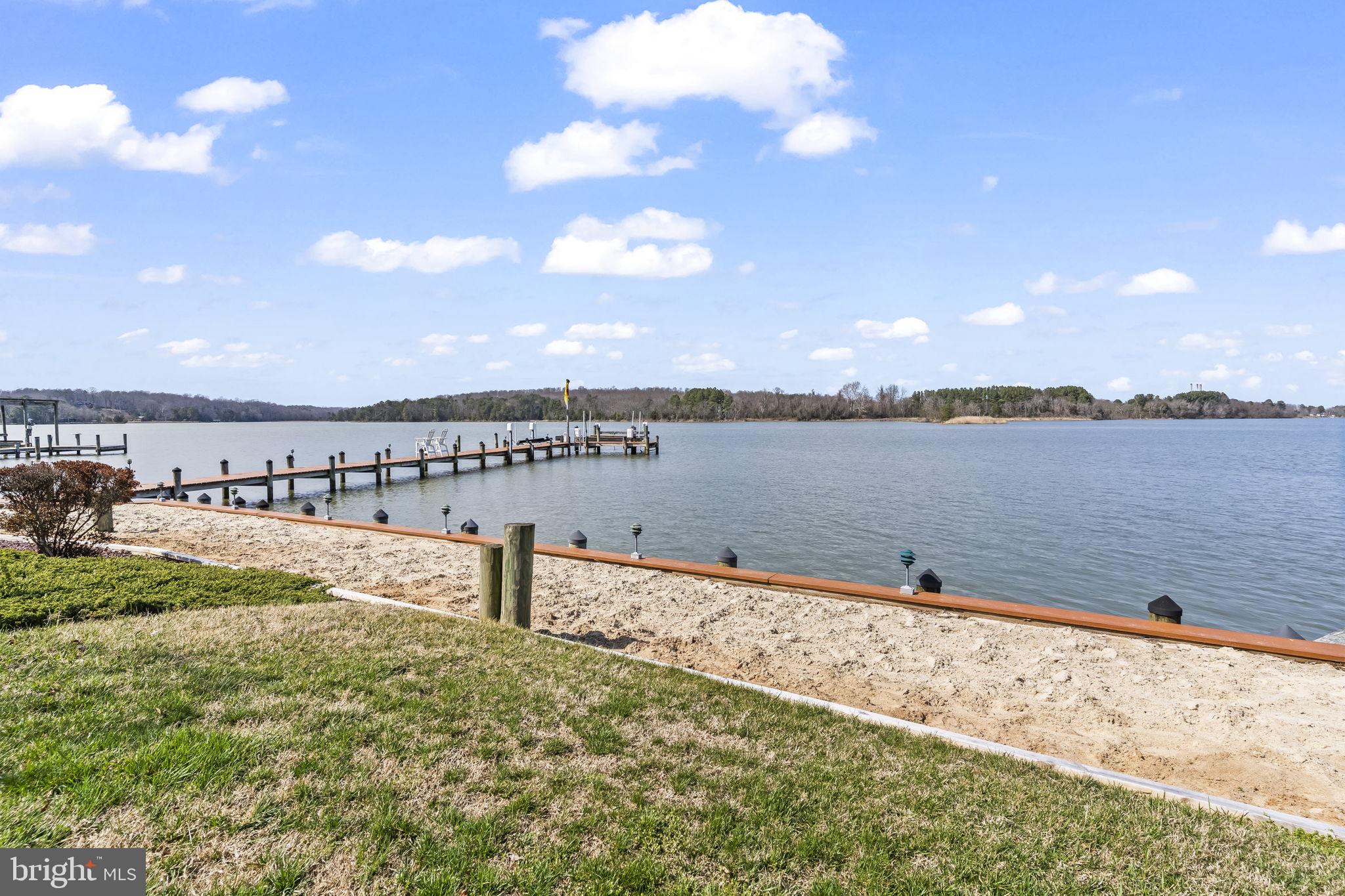 GOLDEN BEACH - Residential