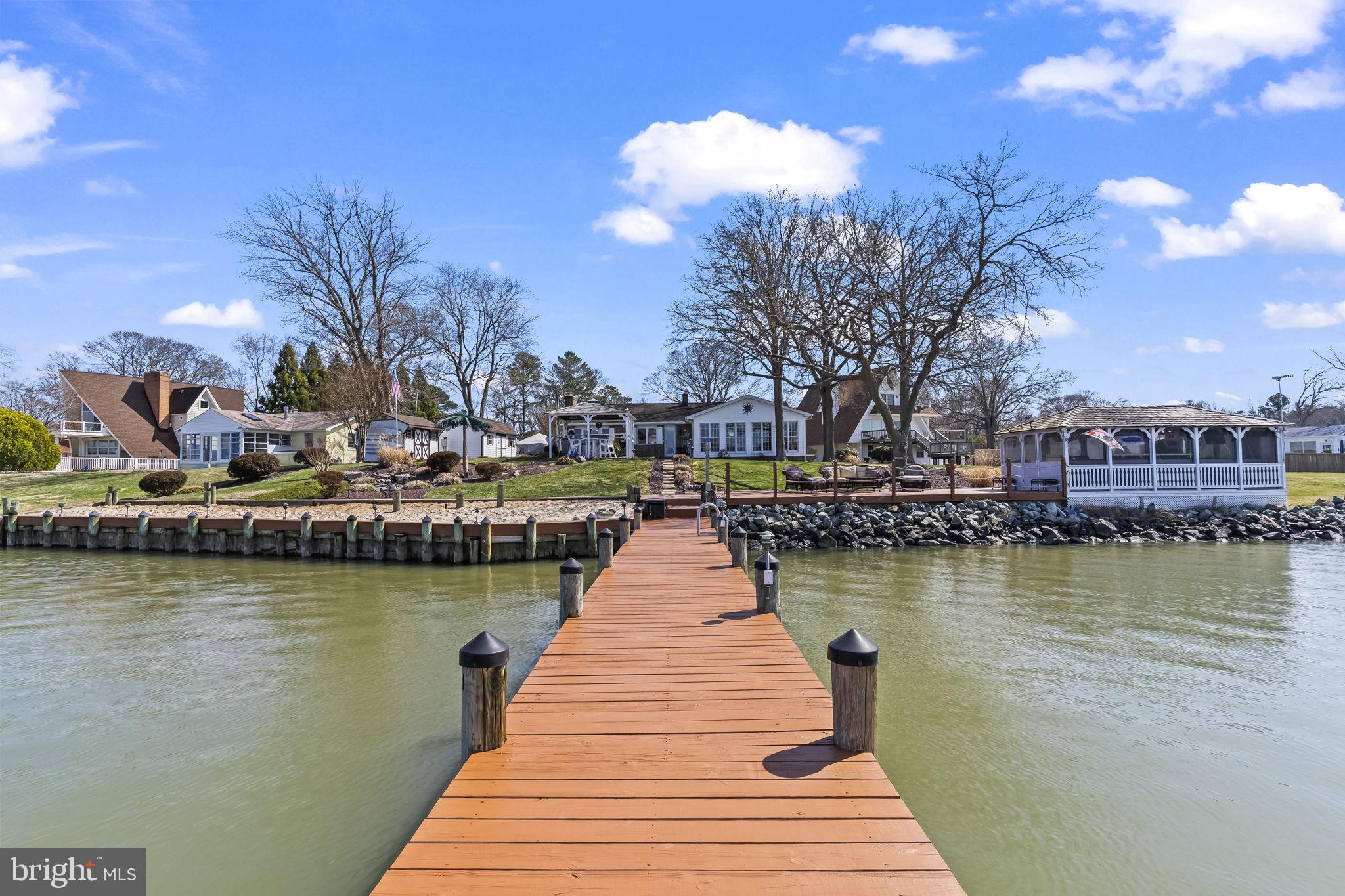 GOLDEN BEACH - Residential