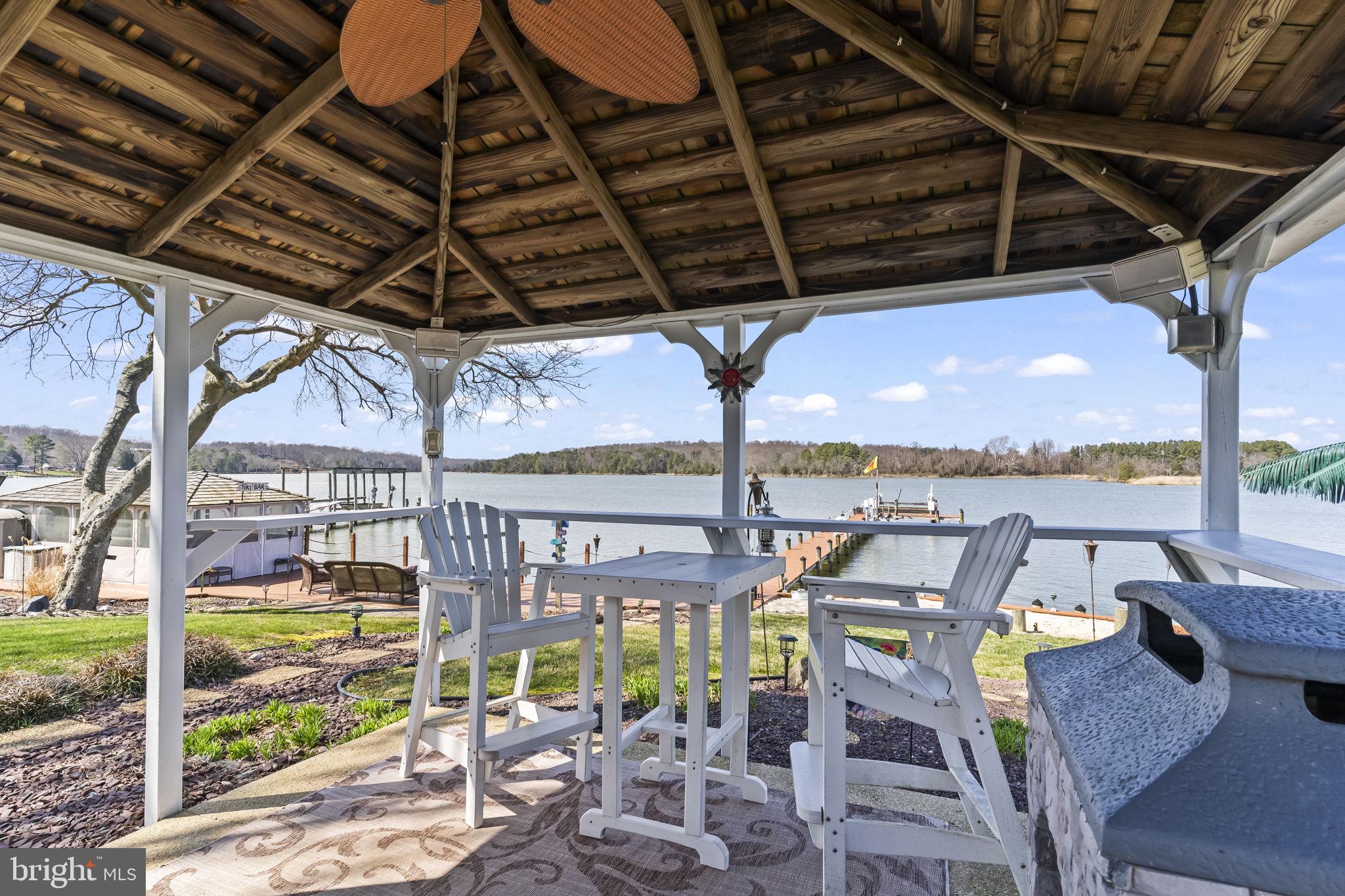 GOLDEN BEACH - Residential