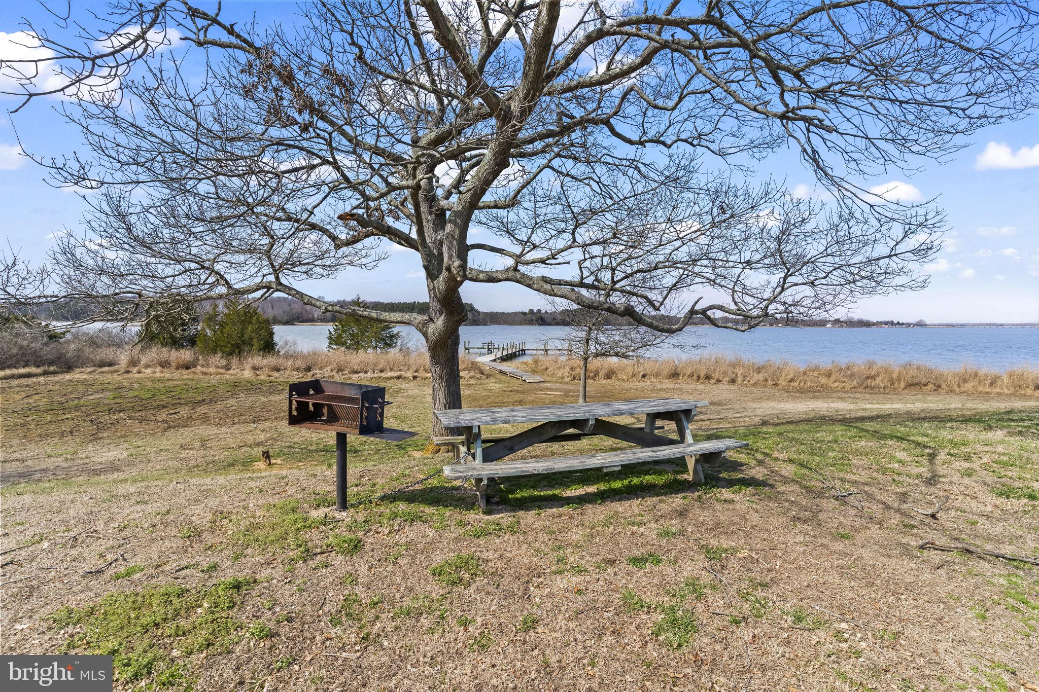 GOLDEN BEACH - Residential