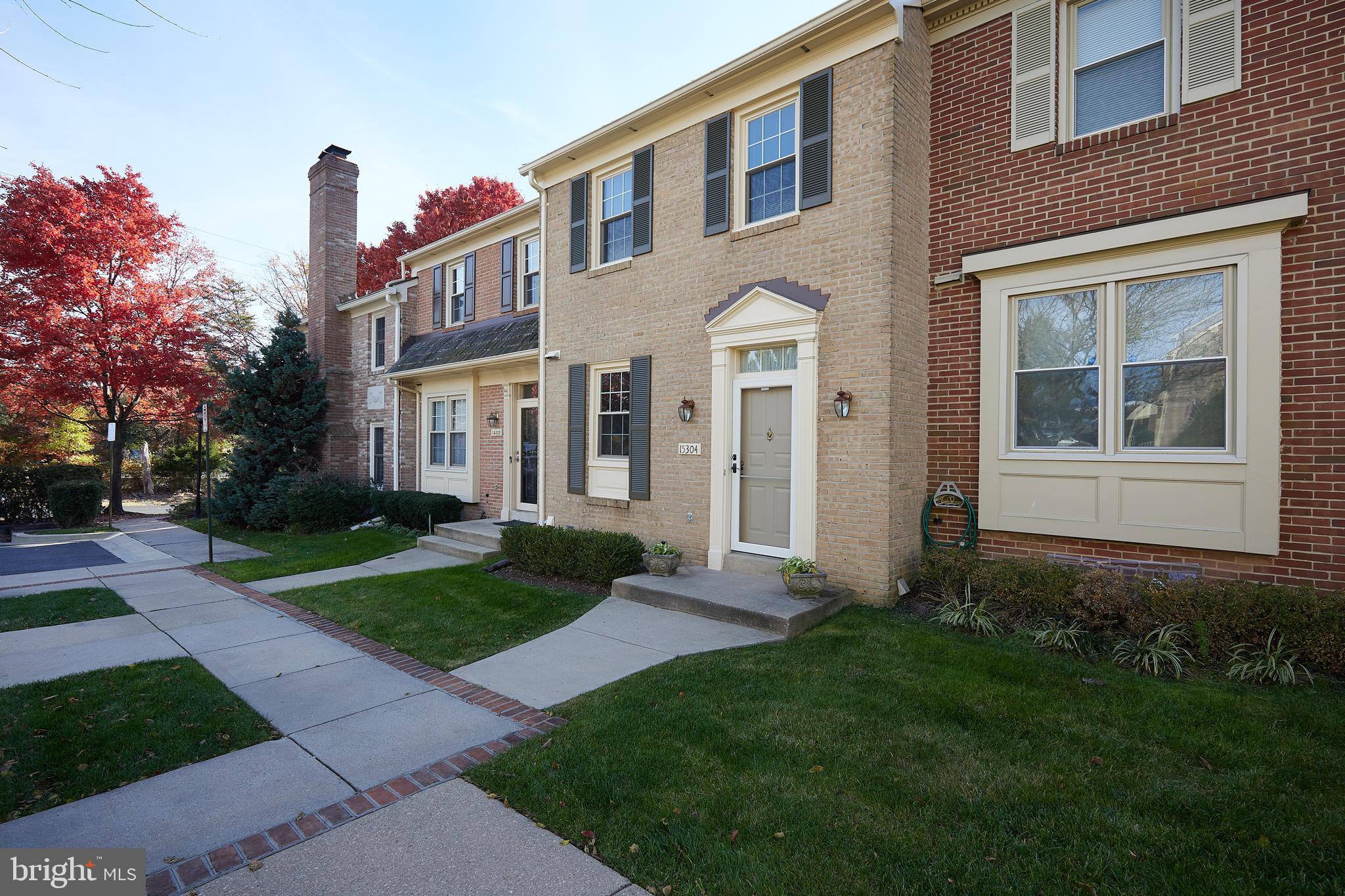 MANOR VILLAGE - Residential