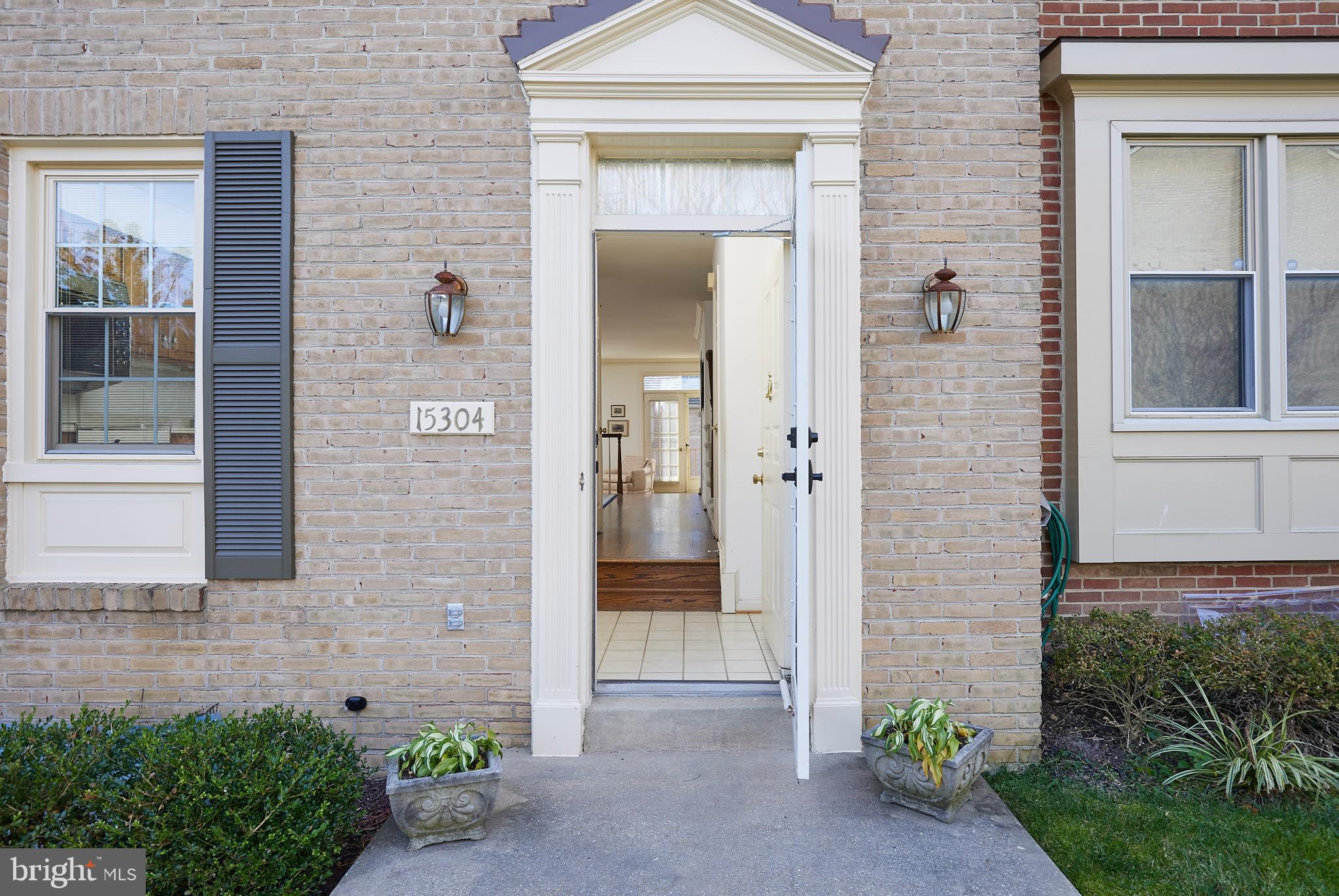 MANOR VILLAGE - Residential