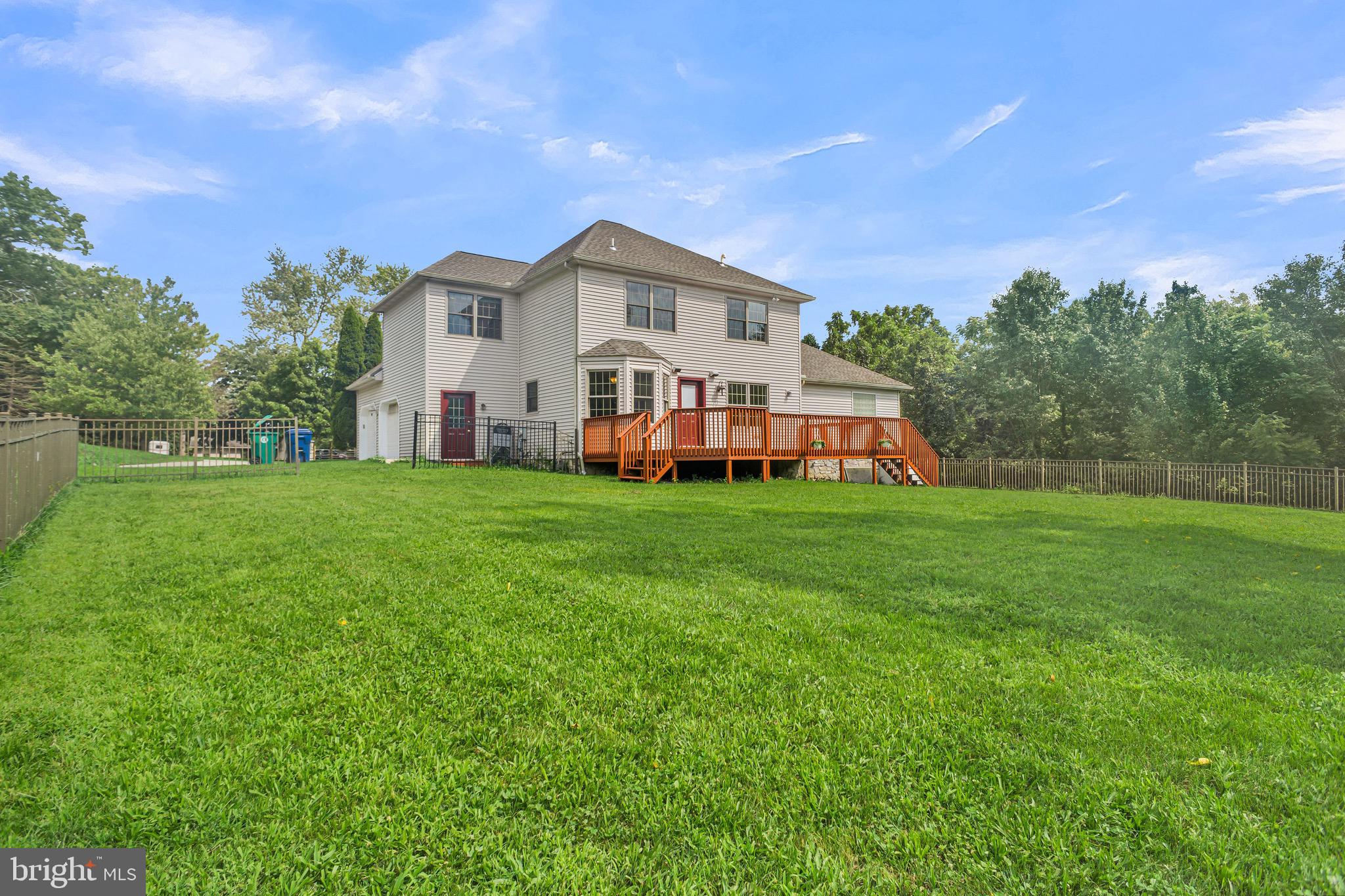 2292 FOREST LANE