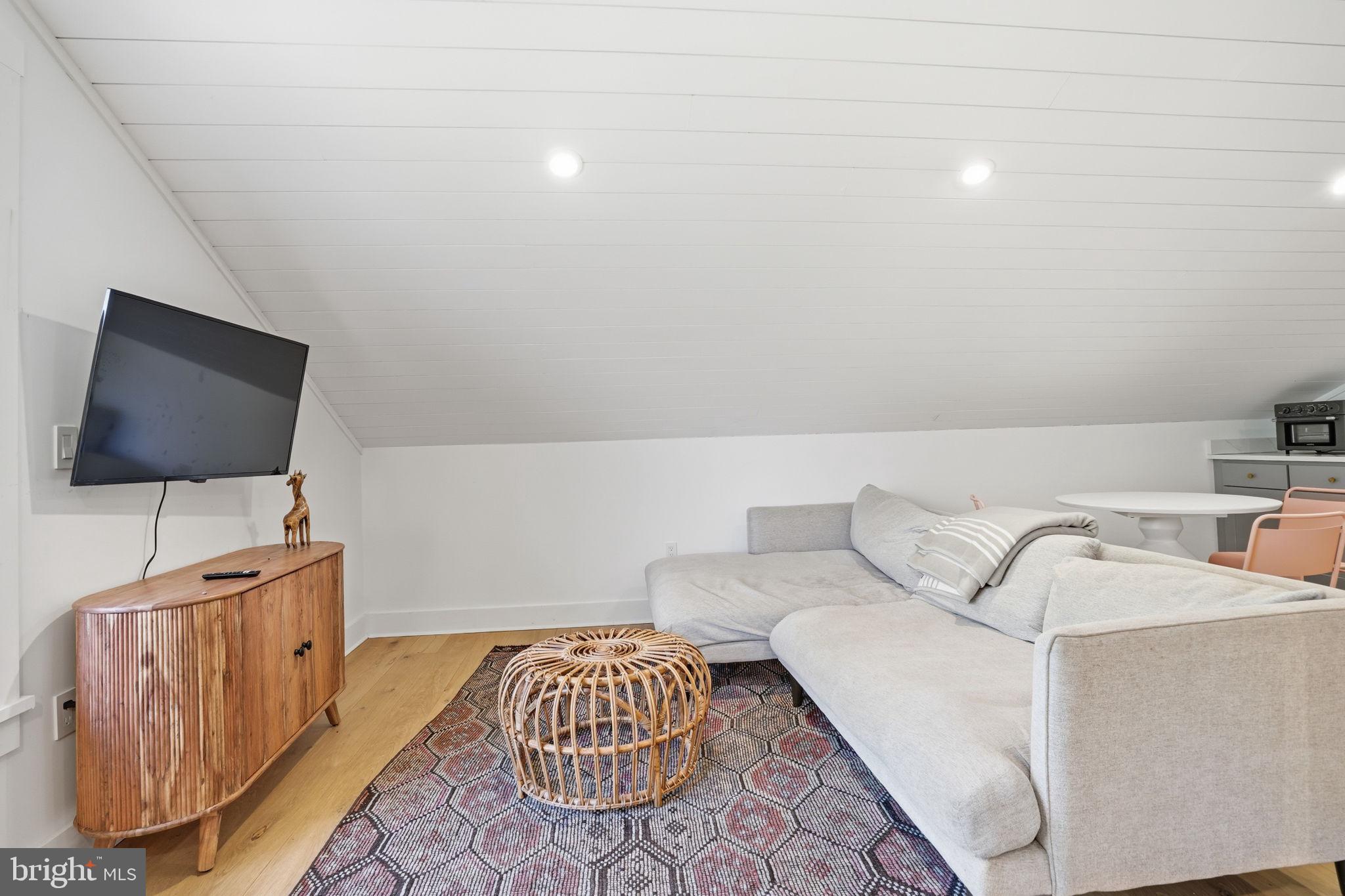 DARNESTOWN OUTSIDE - Residential