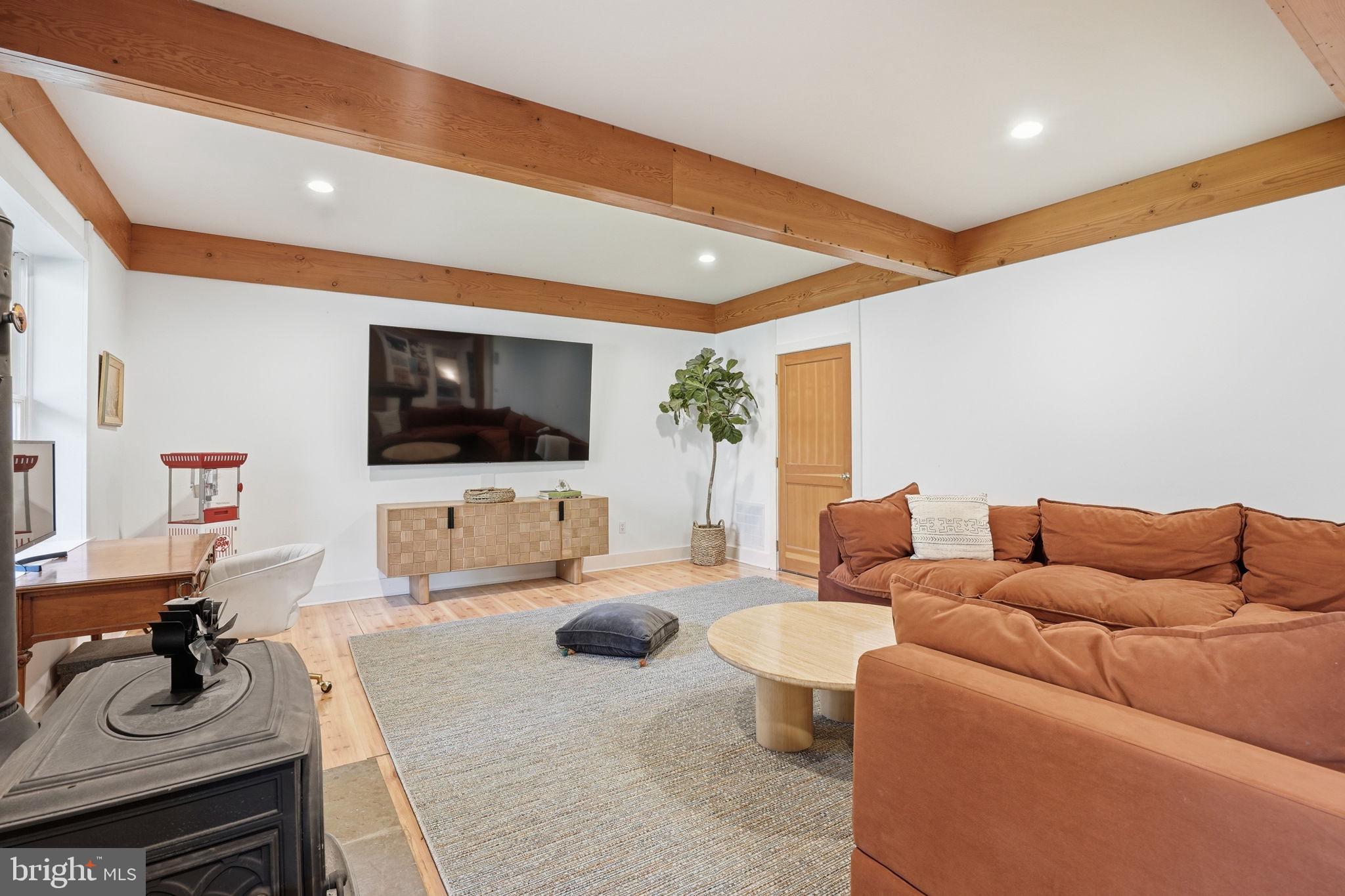 DARNESTOWN OUTSIDE - Residential