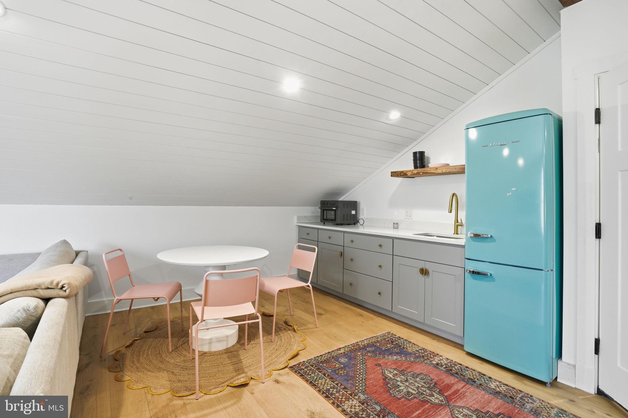 DARNESTOWN OUTSIDE - Residential