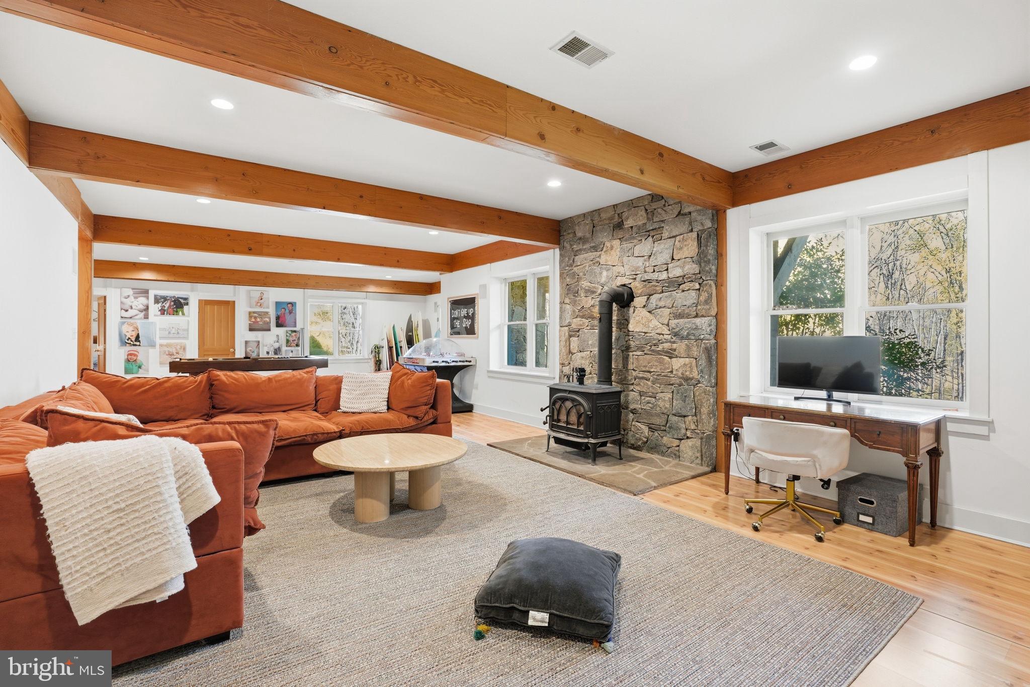 DARNESTOWN OUTSIDE - Residential