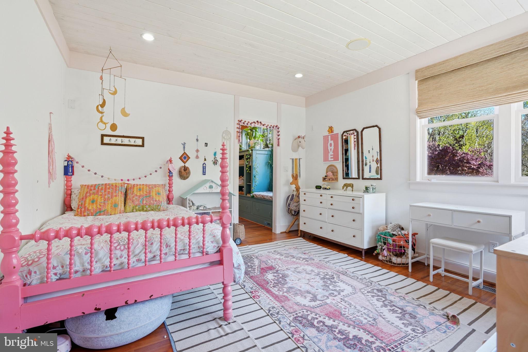 DARNESTOWN OUTSIDE - Residential