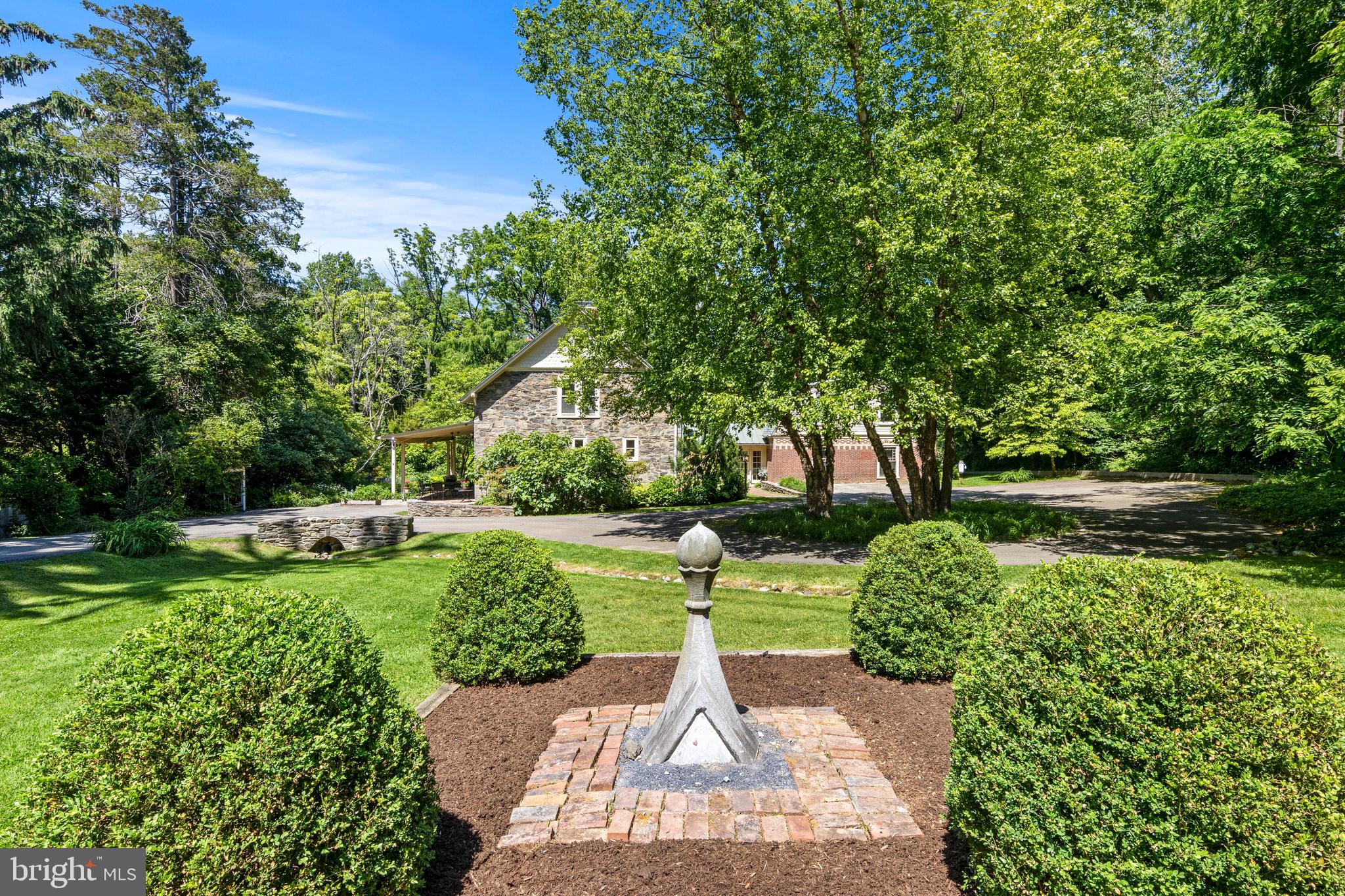 CHESTNUT HILL - Residential