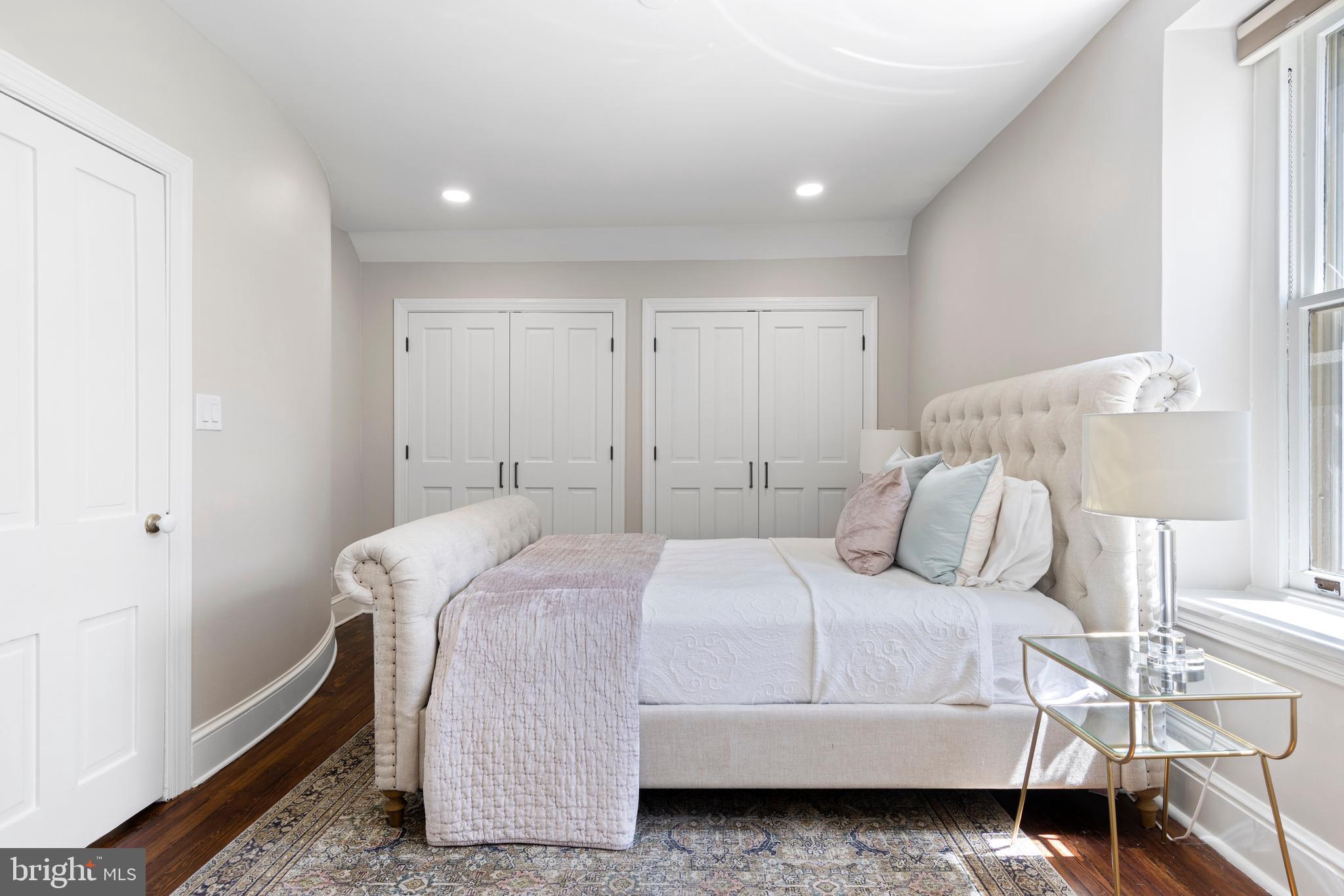 CHESTNUT HILL - Residential