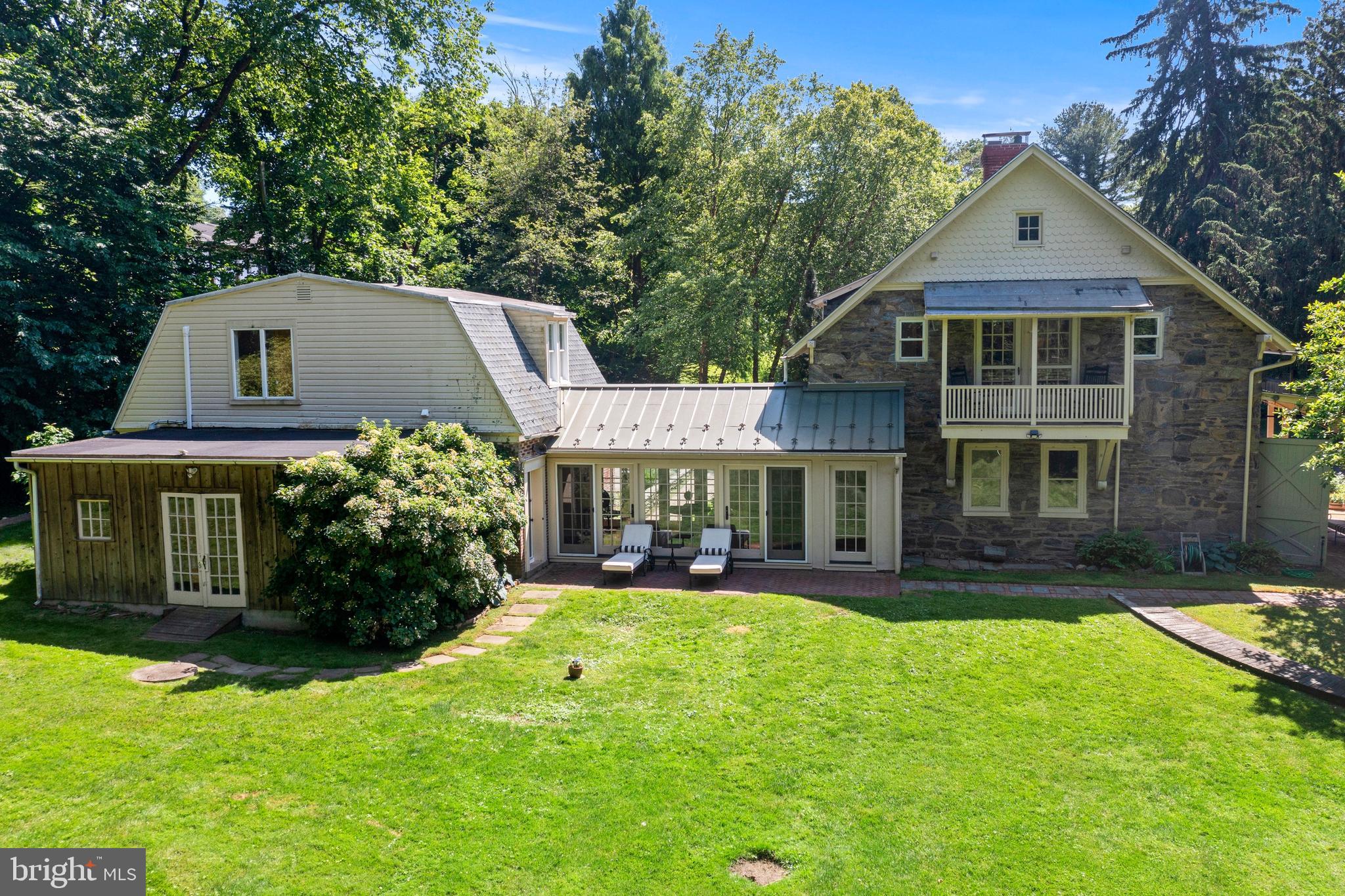 CHESTNUT HILL - Residential